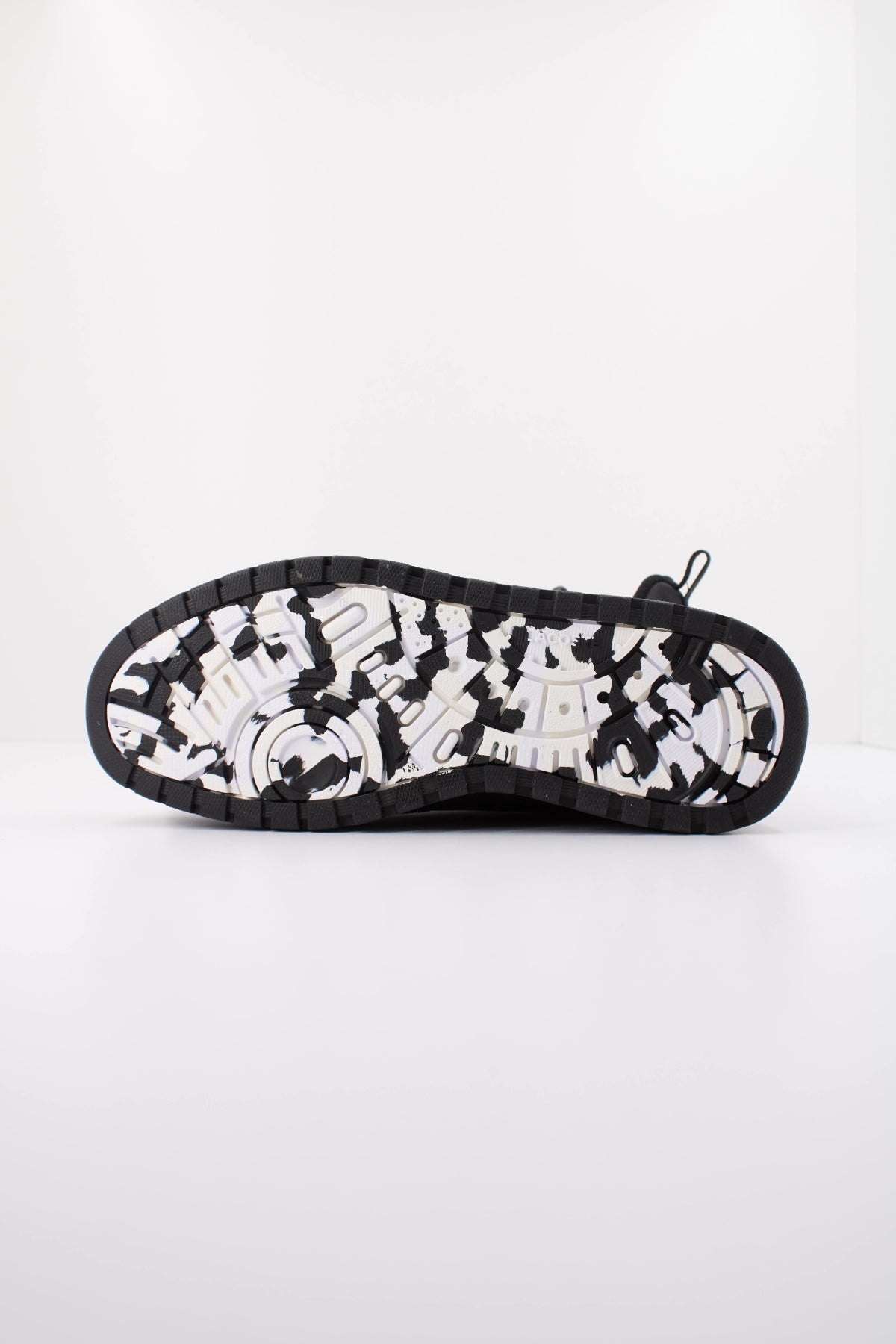 LACOSTE 48SMA0038 T CLIP WNTR en color NEGRO (5)