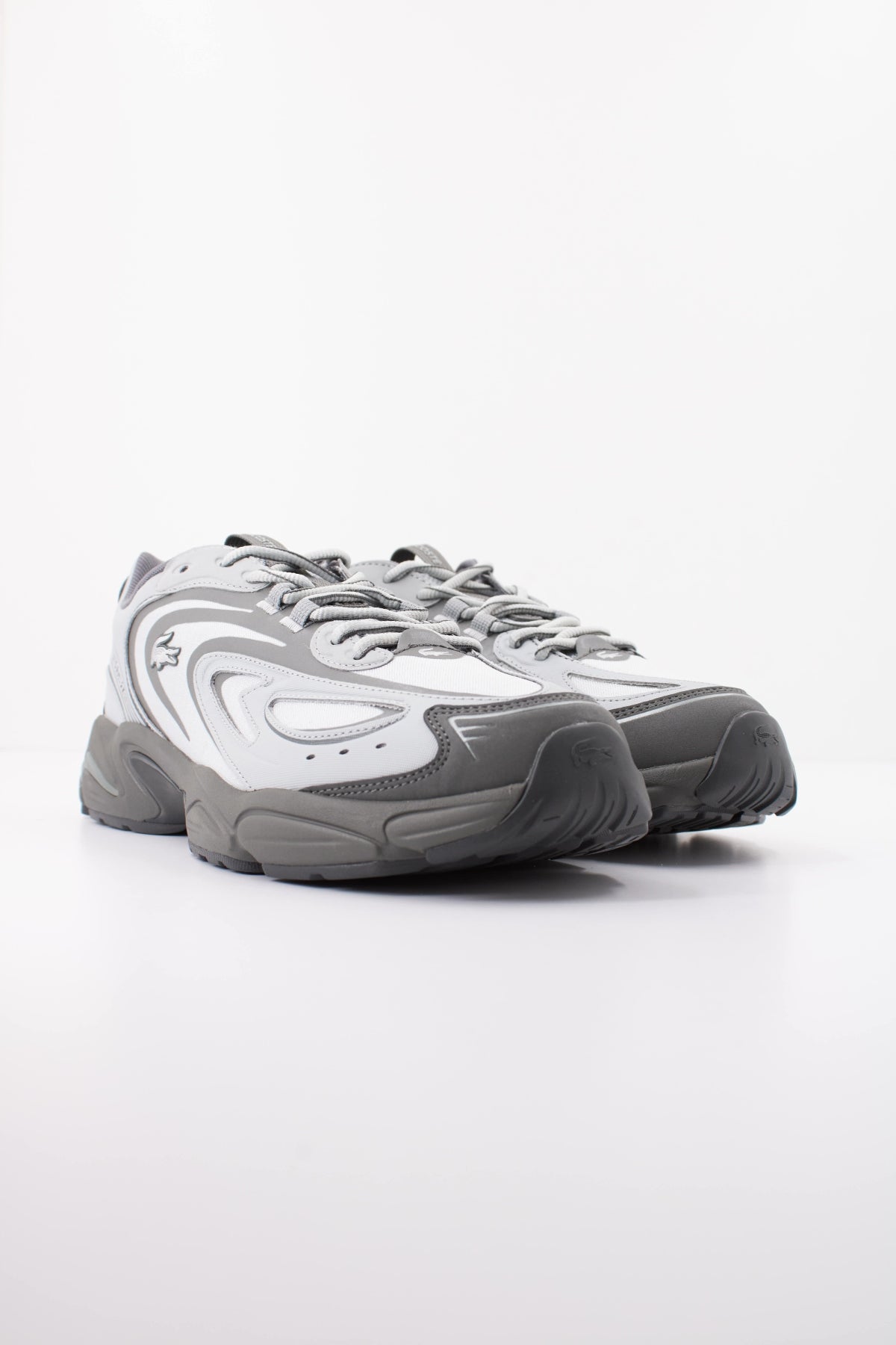 LACOSTE STORM 96 52SMA0137 en color GRIS (2)