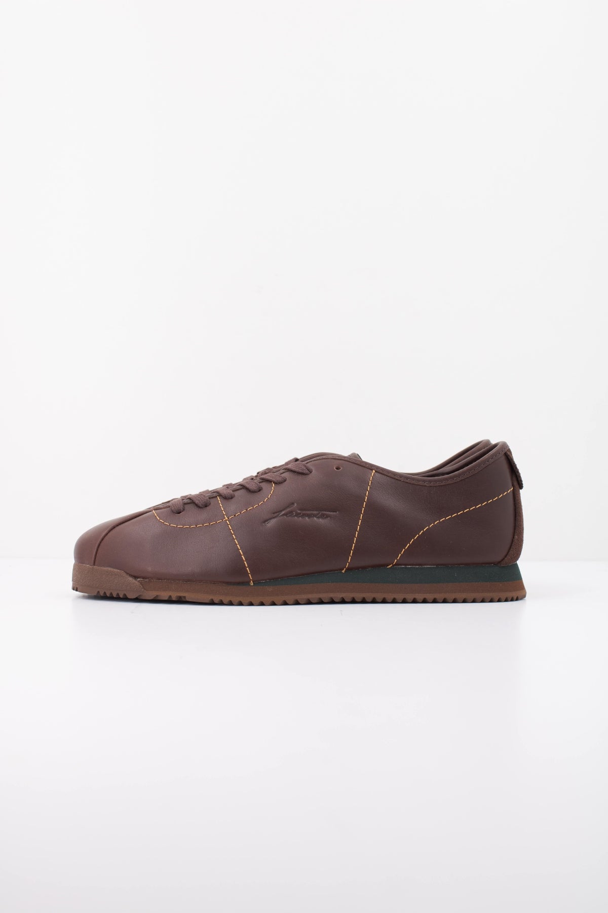 LACOSTE CLUB LOW 52SMA0020 en color MARRON (1)