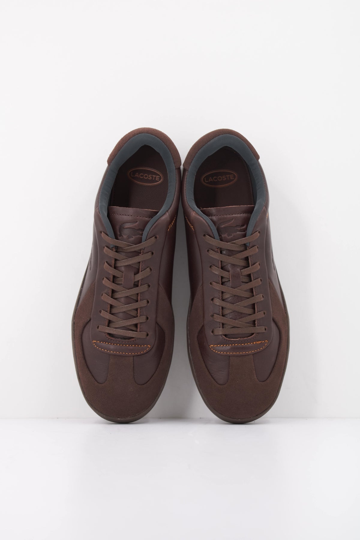 LACOSTE 52SMA0046 BASESHOT PRO en color MARRON (3)