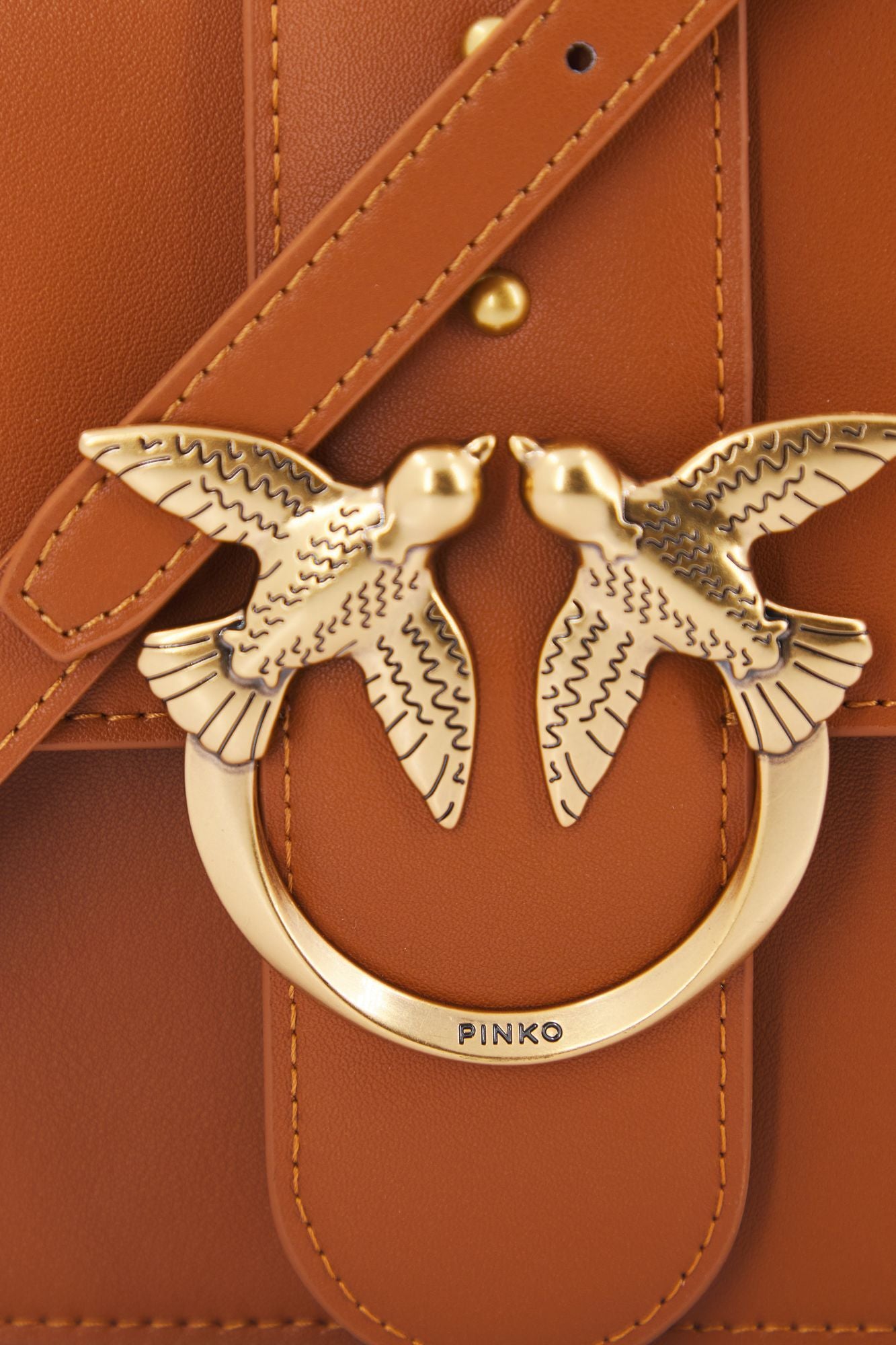 PINKO LOVE CLASSIC ICON en color AMARILLO (4)