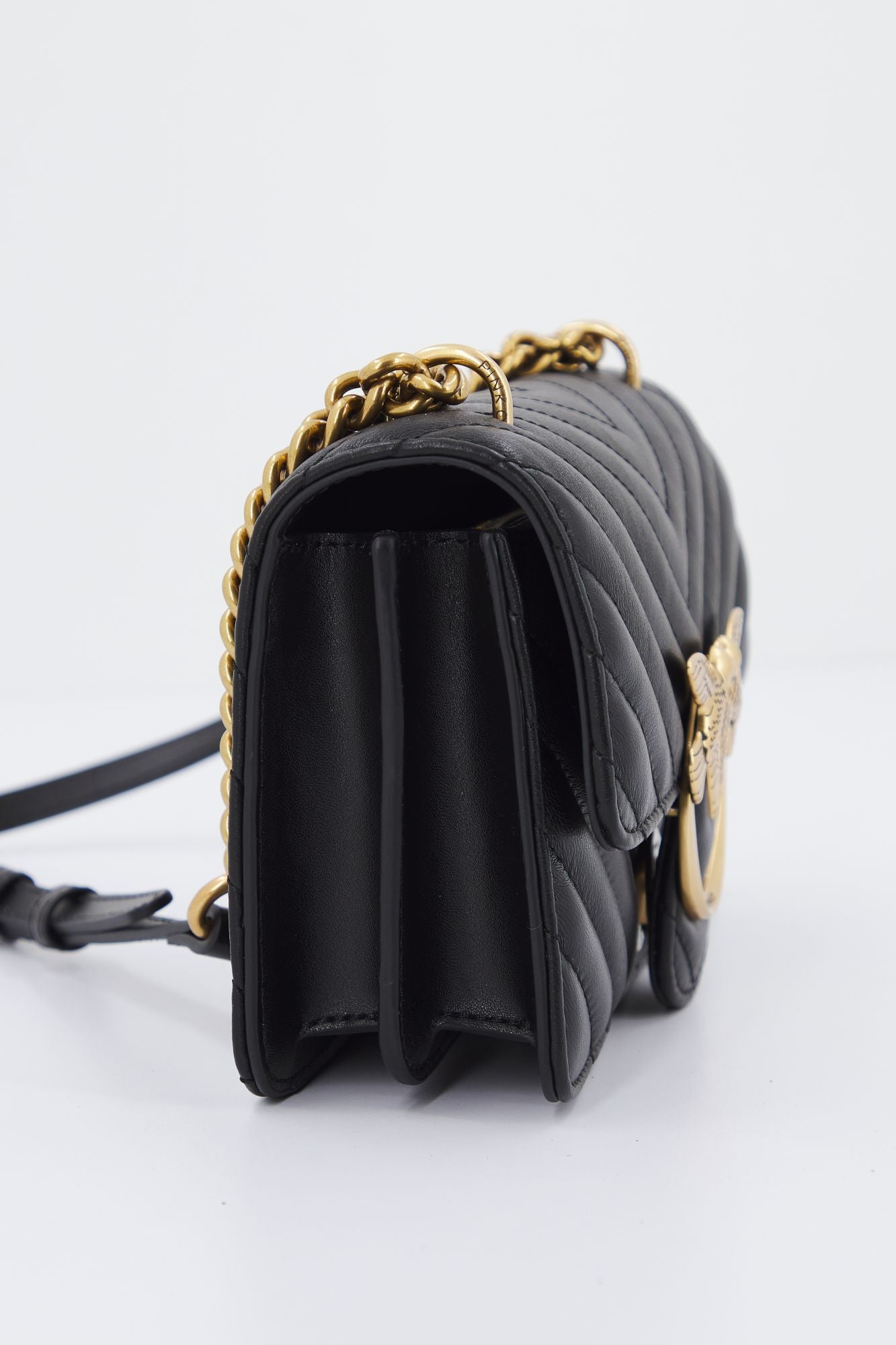 PINKO LOVE MINI ICON CHEVRON en color NEGRO (2)