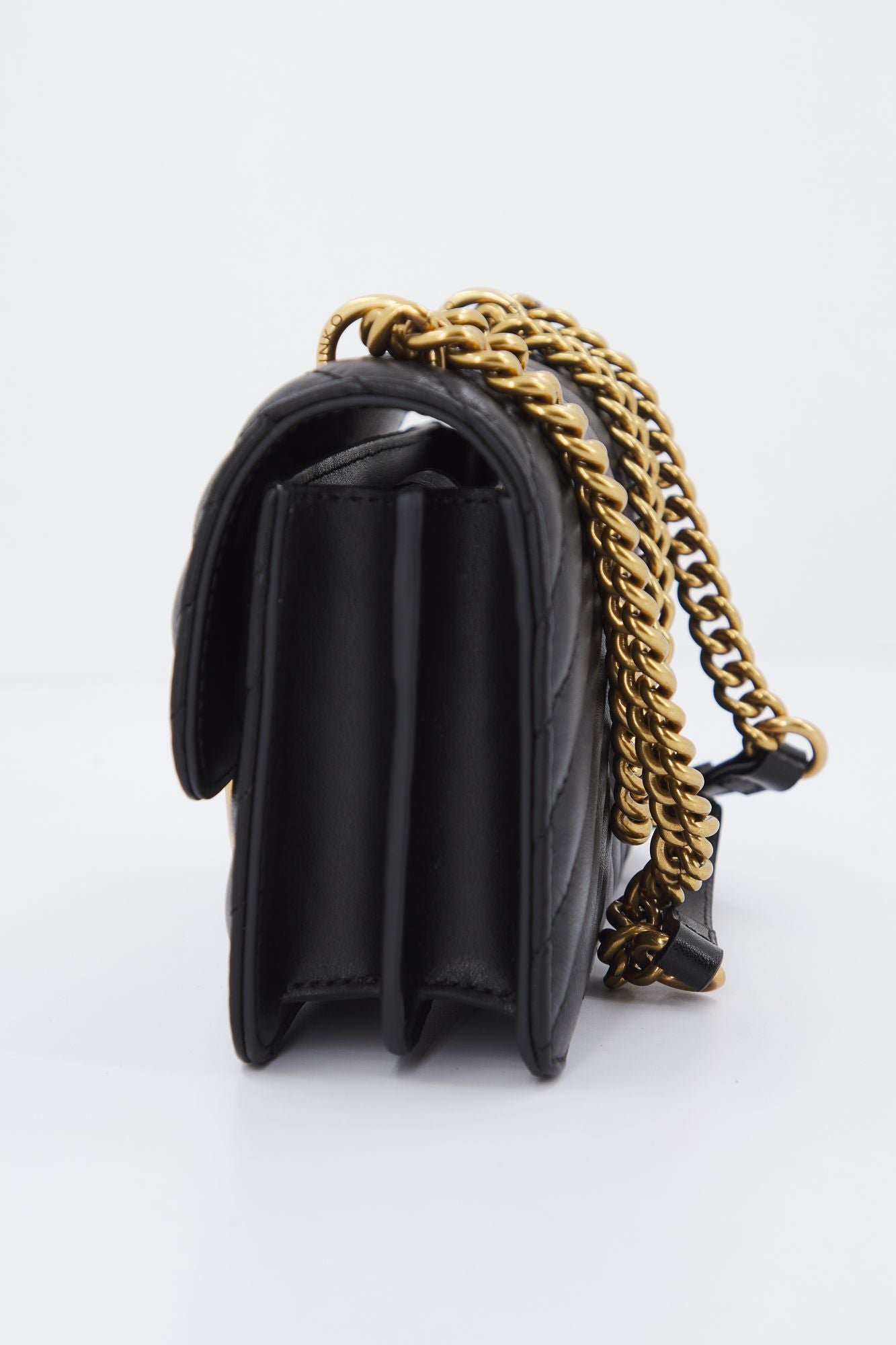 PINKO LOVE MINI ICON CHEVRON en color NEGRO (3)