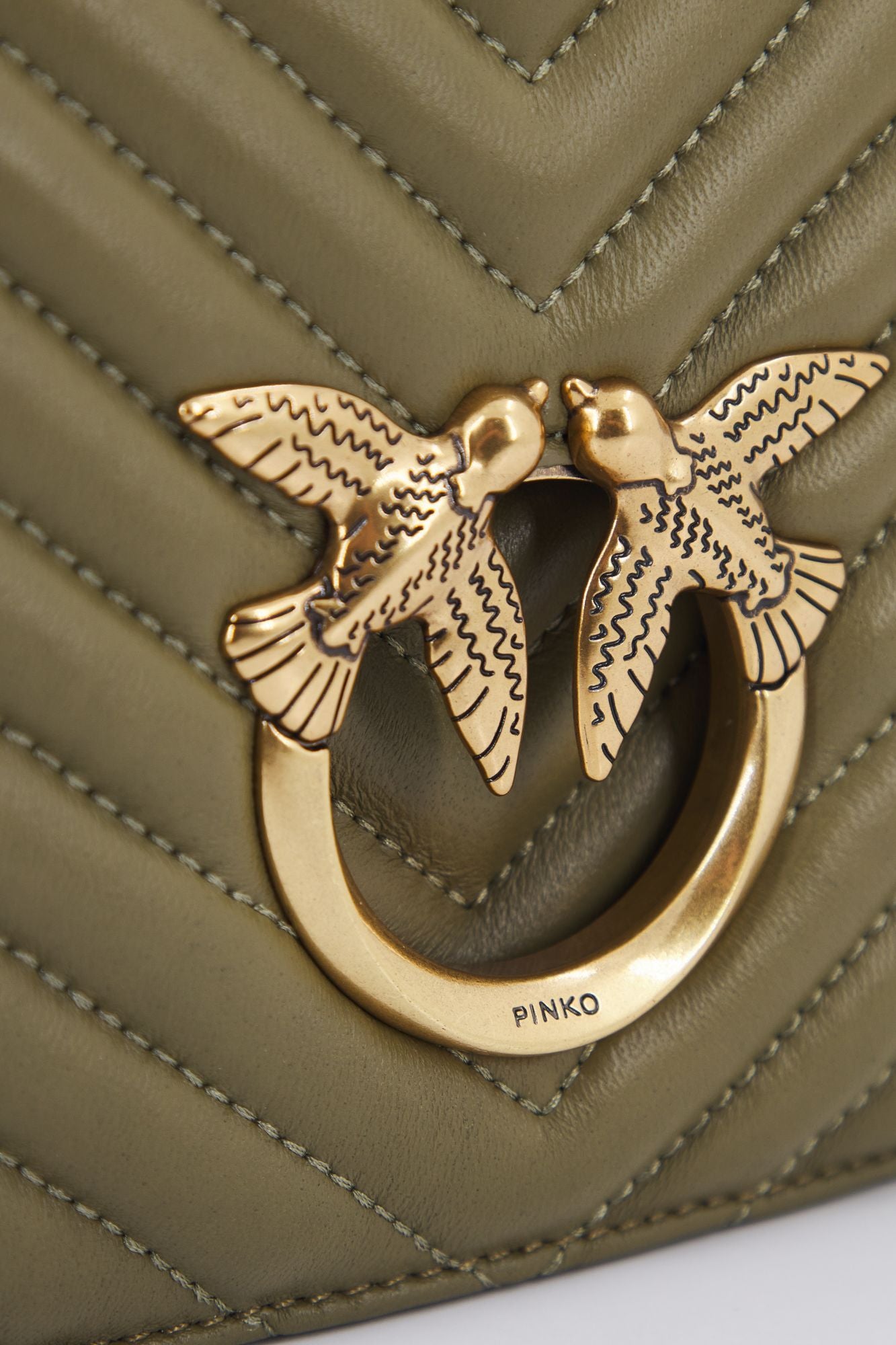 PINKO LOVE CLICK CLASSIC en color VERDE (5)