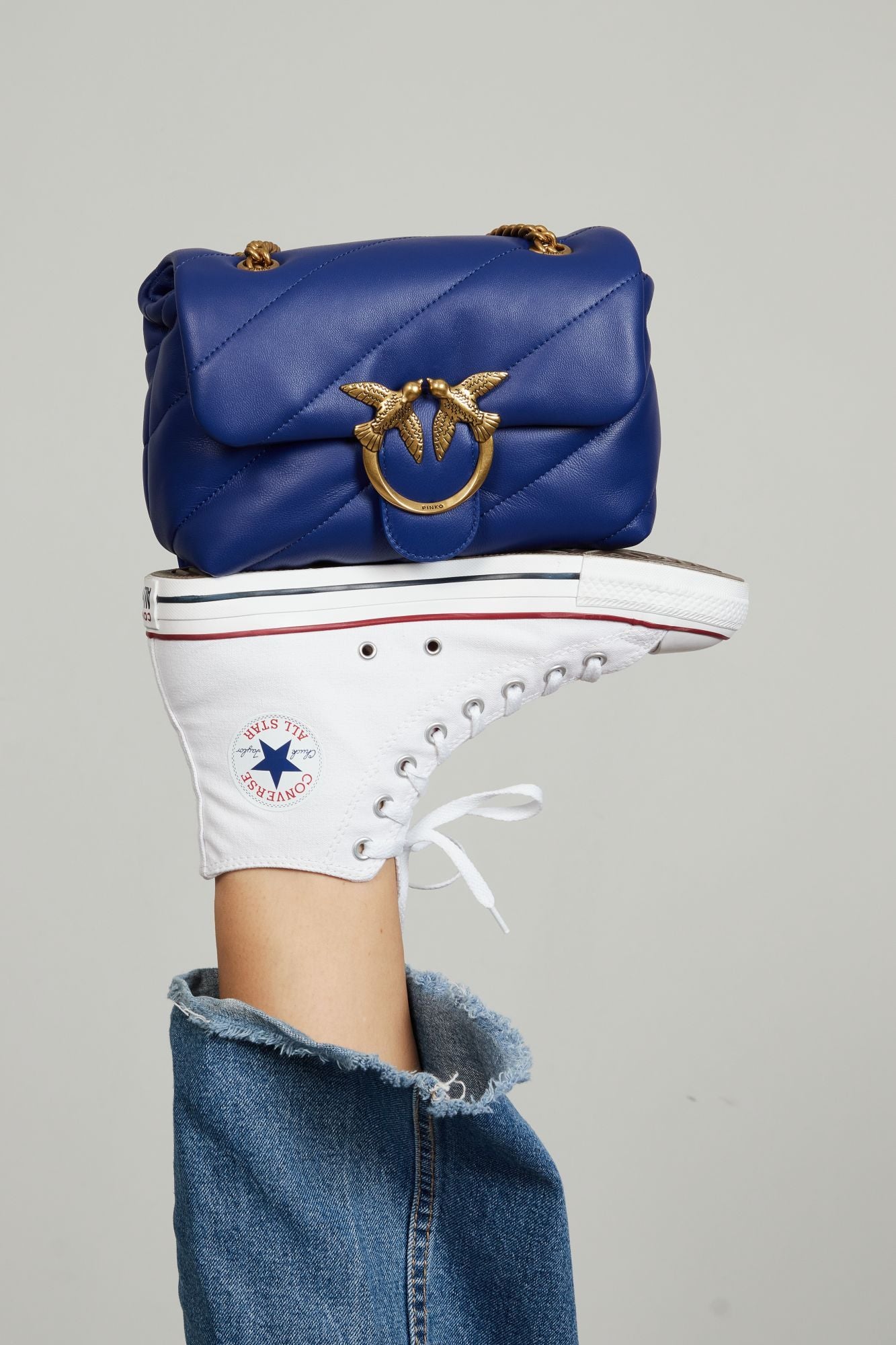 PINKO LOVE MINI PUFF CL SHEEP en color AZUL (4)