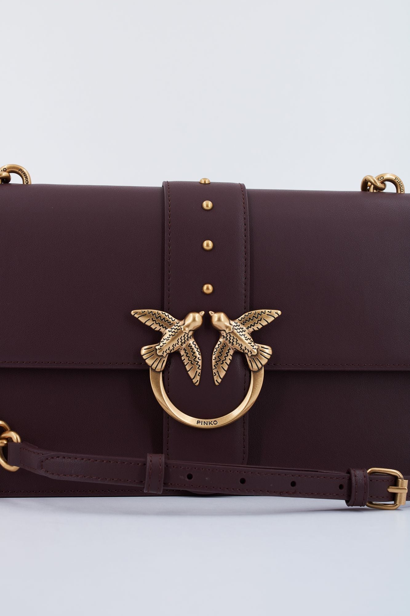 PINKO LOVE ONE CLASSIC C en color BURDEOS (4)