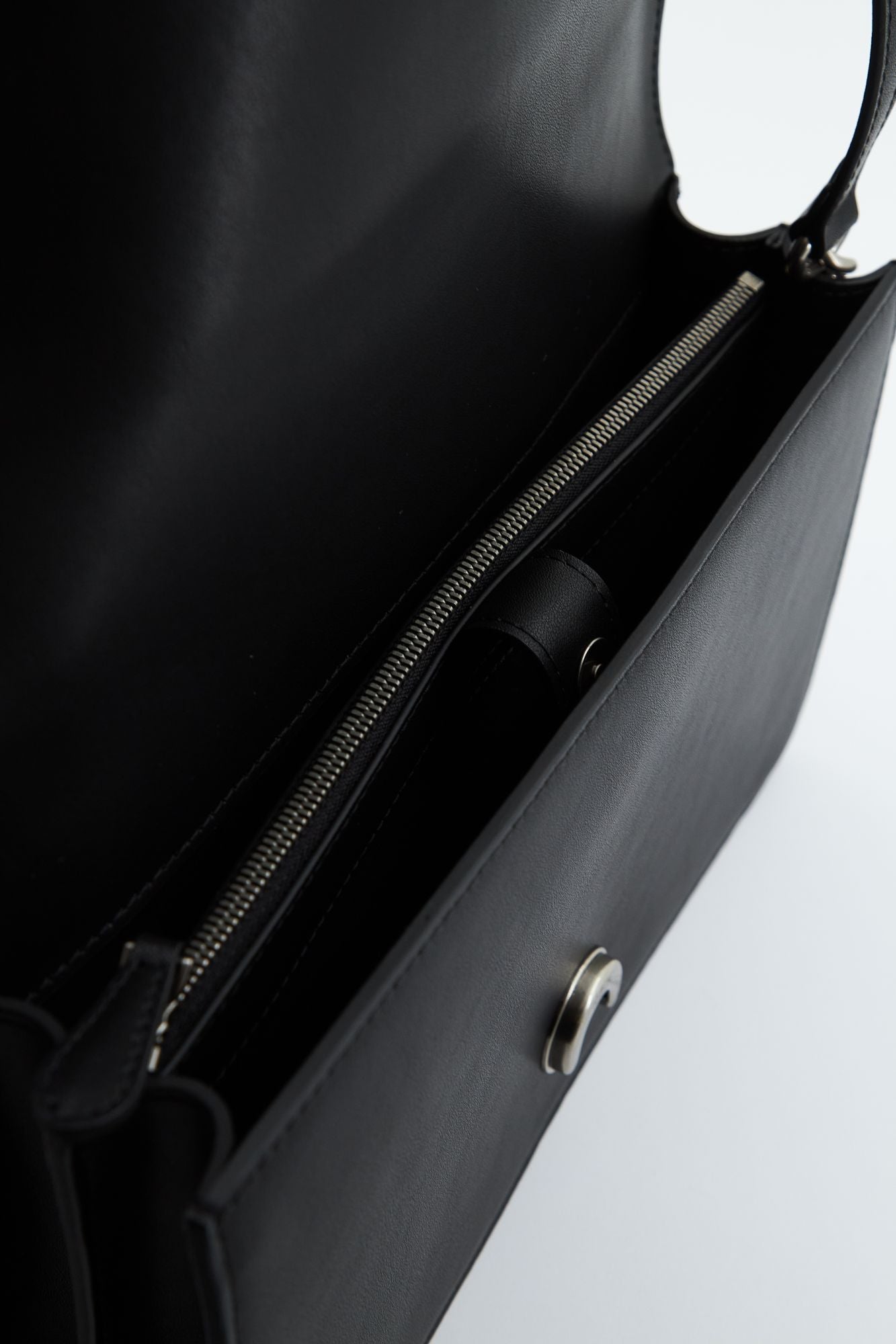 PINKO LOVE ONE CLASSIC CL VIT en color NEGRO (4)