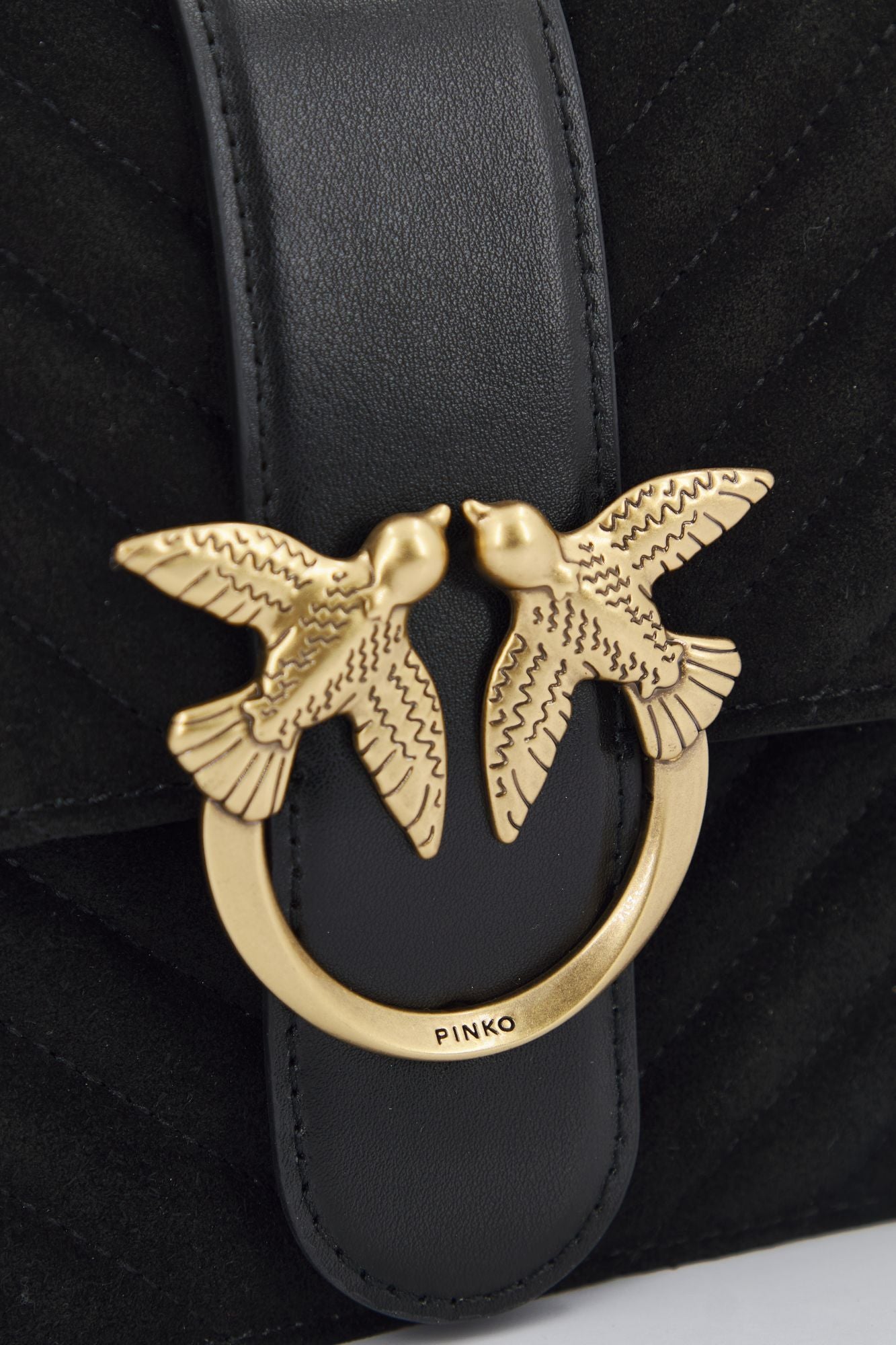 PINKO LOVE ONE CLASSIC en color NEGRO (4)