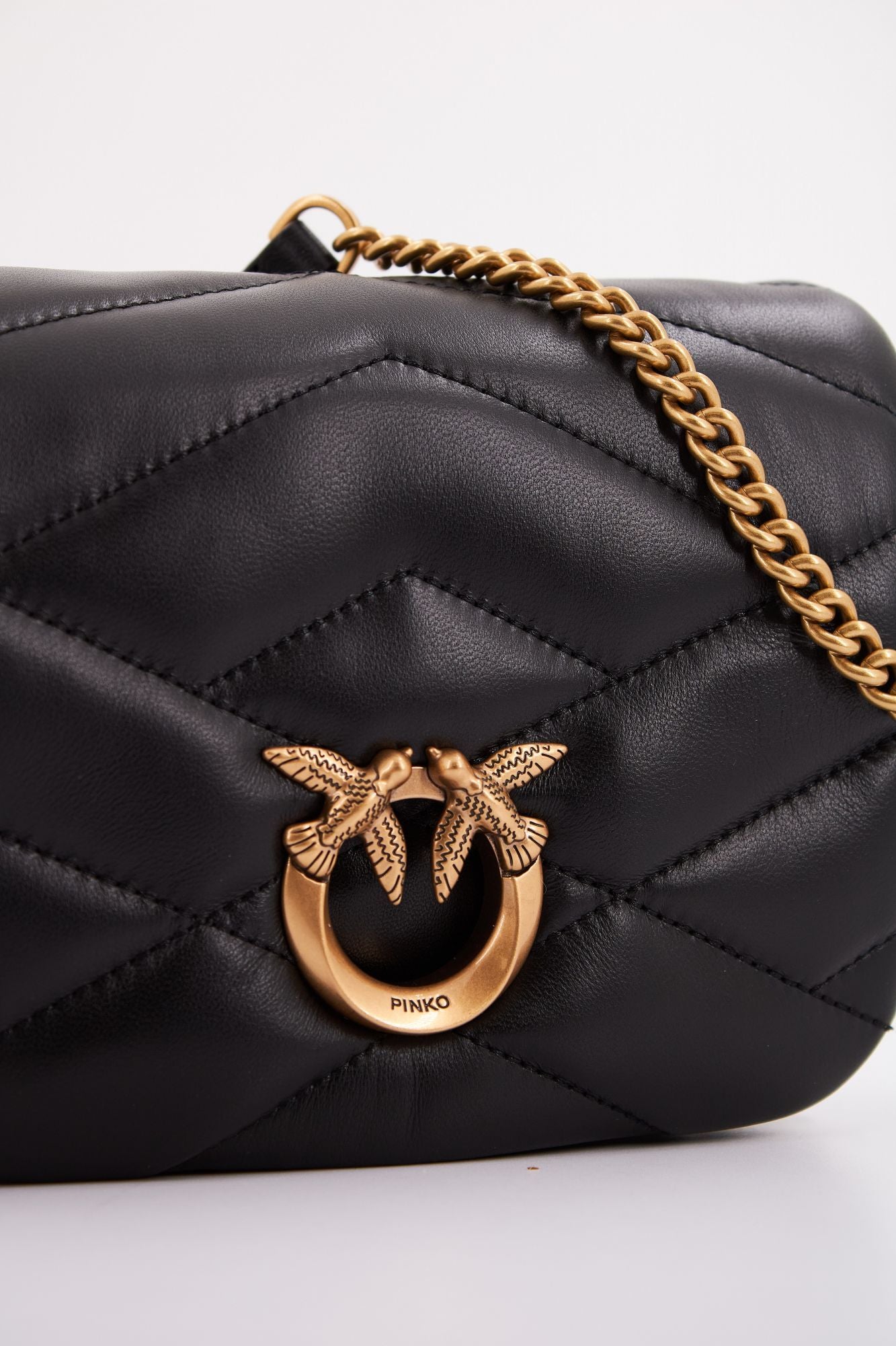 PINKO LOVE CLICK PUFF BABY SH en color NEGRO (4)