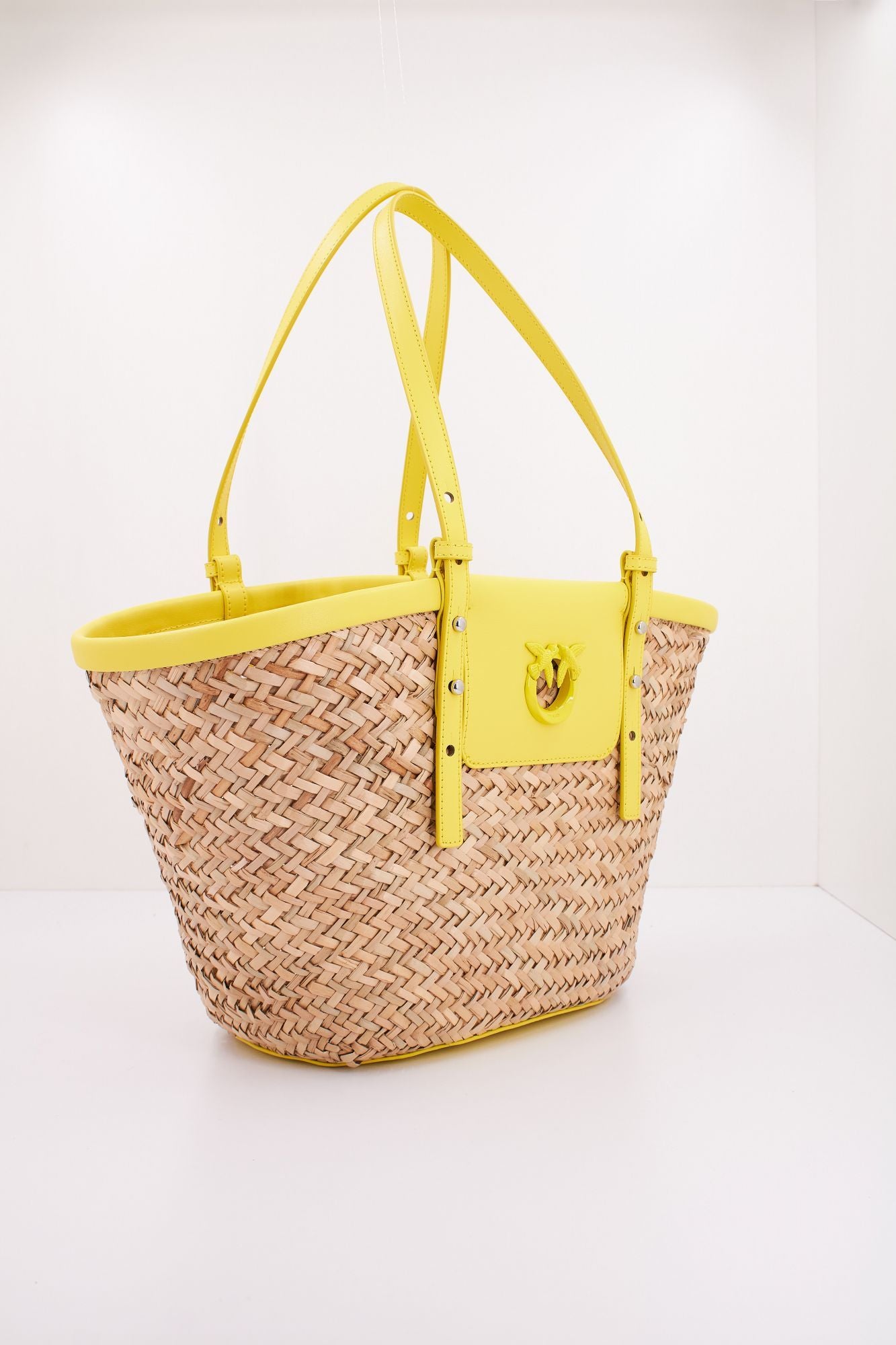 PINKO LOVE SUMMER BASKET en color AMARILLO (2)