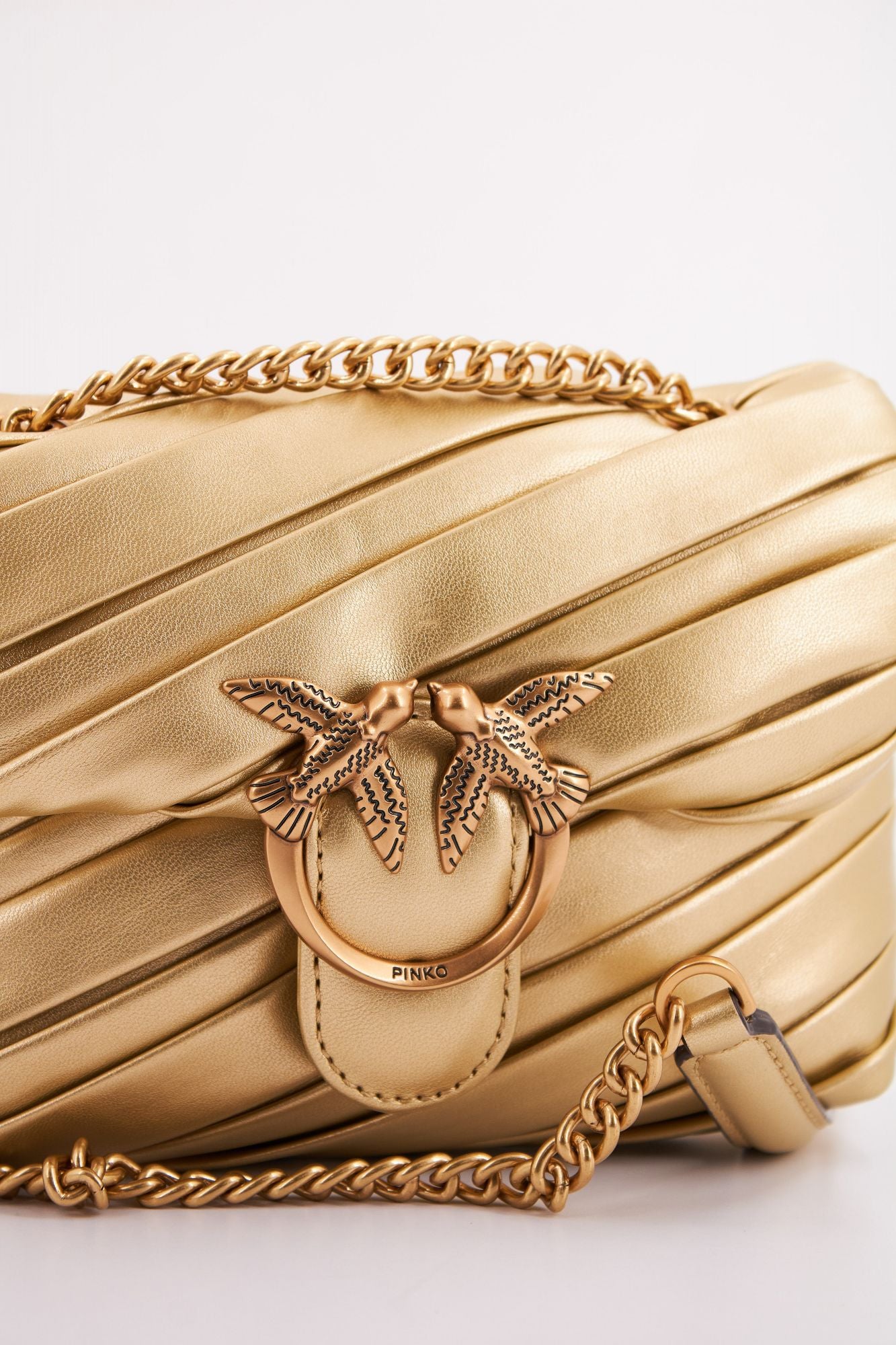 PINKO LOVE BABY PUFF CL en color ORO (4)