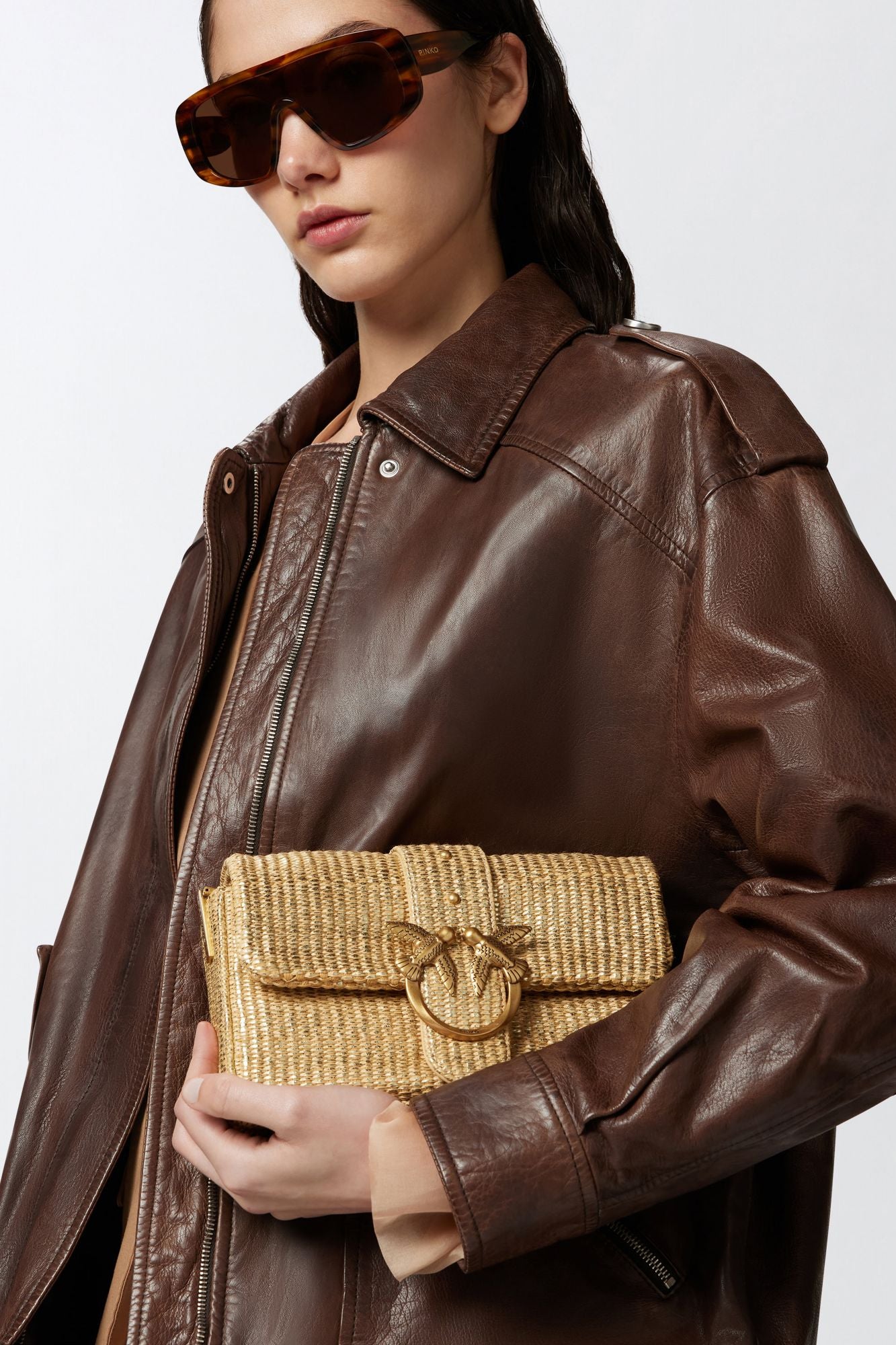 PINKO LOVE ONE MINI SLOUCHY FL en color ORO (4)