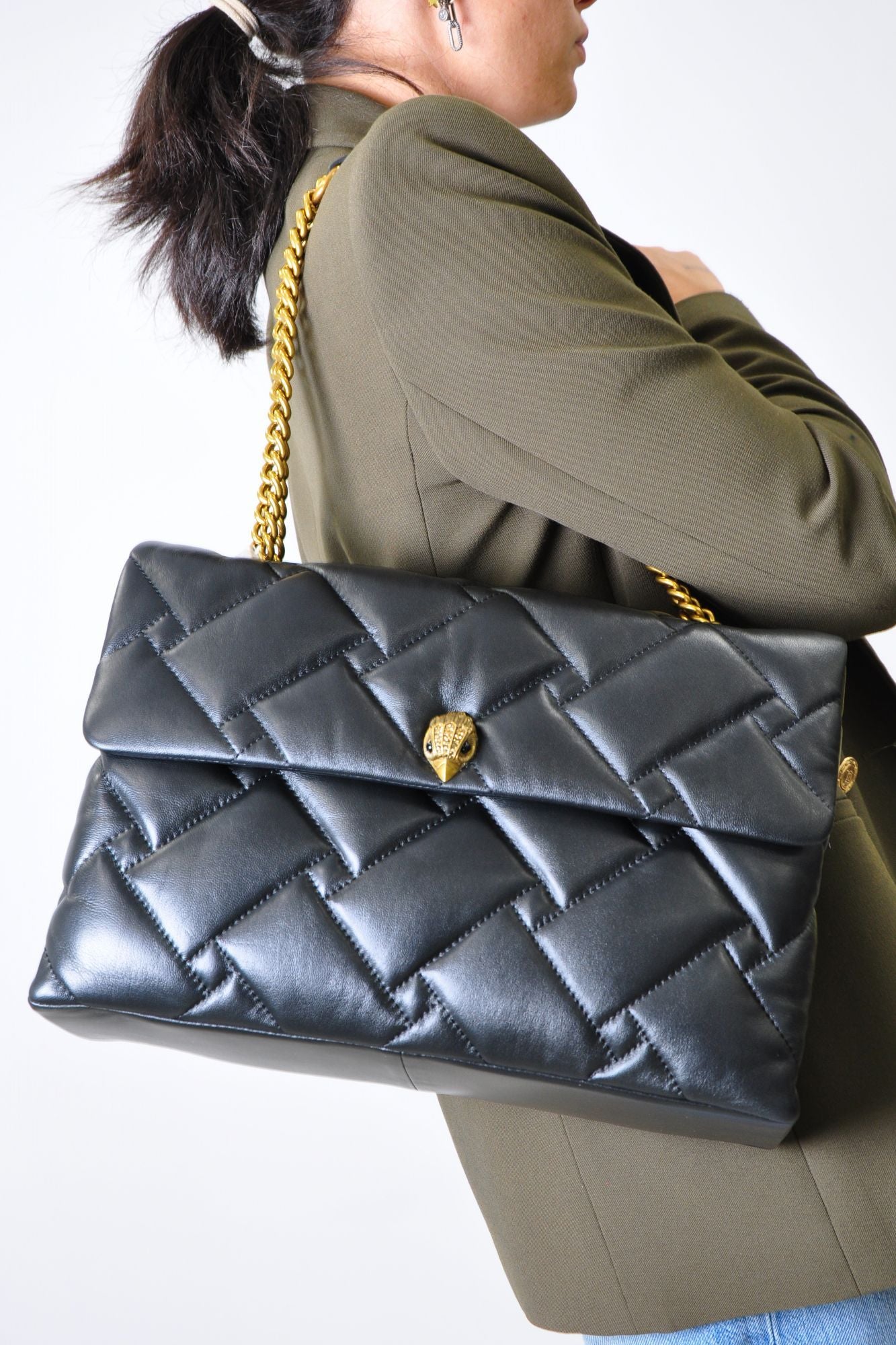 KURT GEIGER LONDON KENSINGTON SOFT XXL BAG en color NEGRO (1)