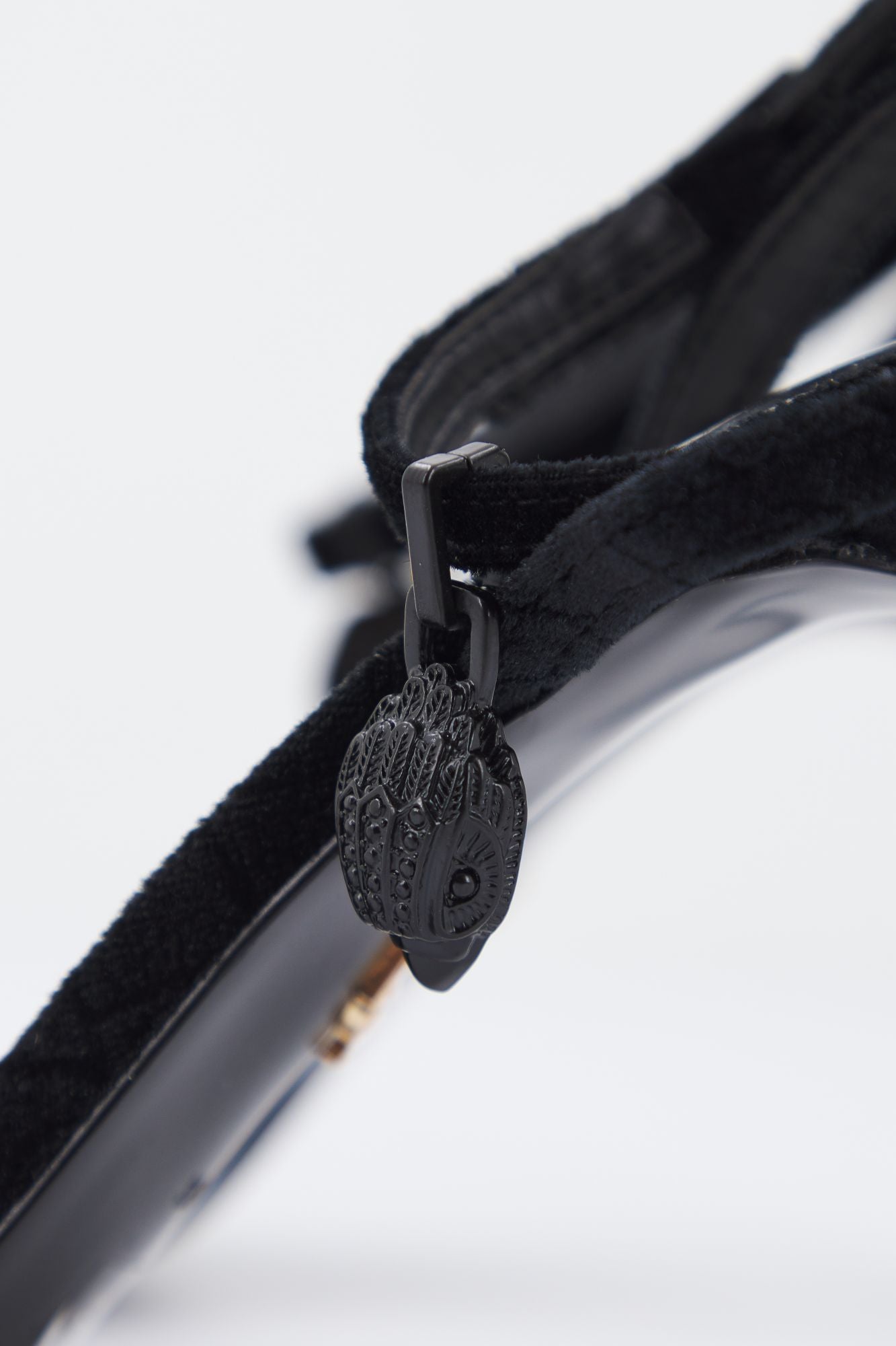 KURT GEIGER LONDON SHOREDITCH en color NEGRO (4)