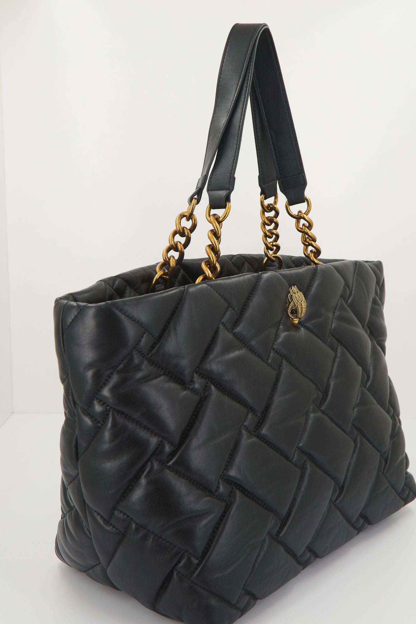 KURT GEIGER LONDON KENSINGTON SOFT SHOPPER en color NEGRO (2)