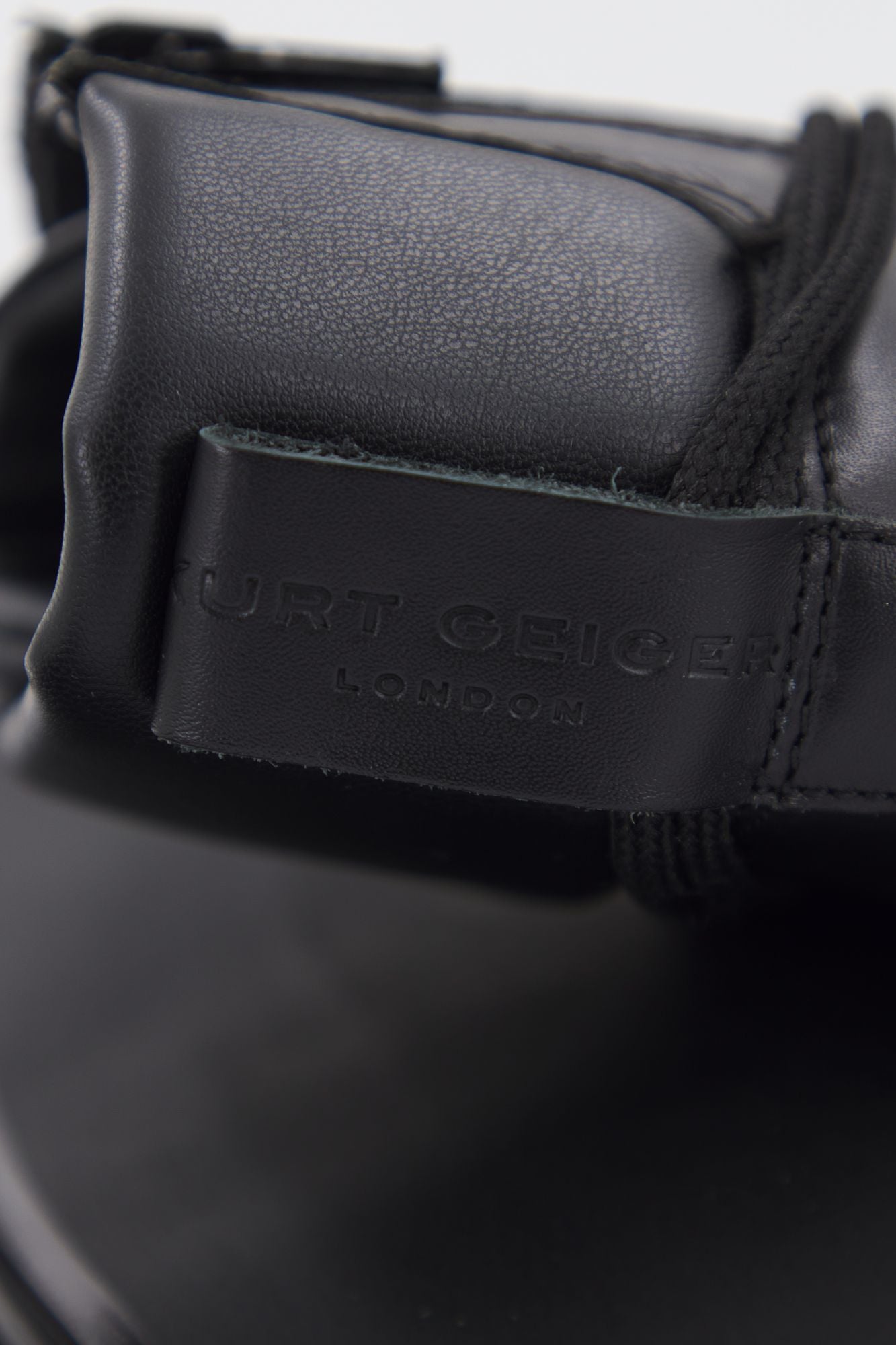 KURT GEIGER LONDON STATELY LACE UP BOOT en color NEGRO (4)