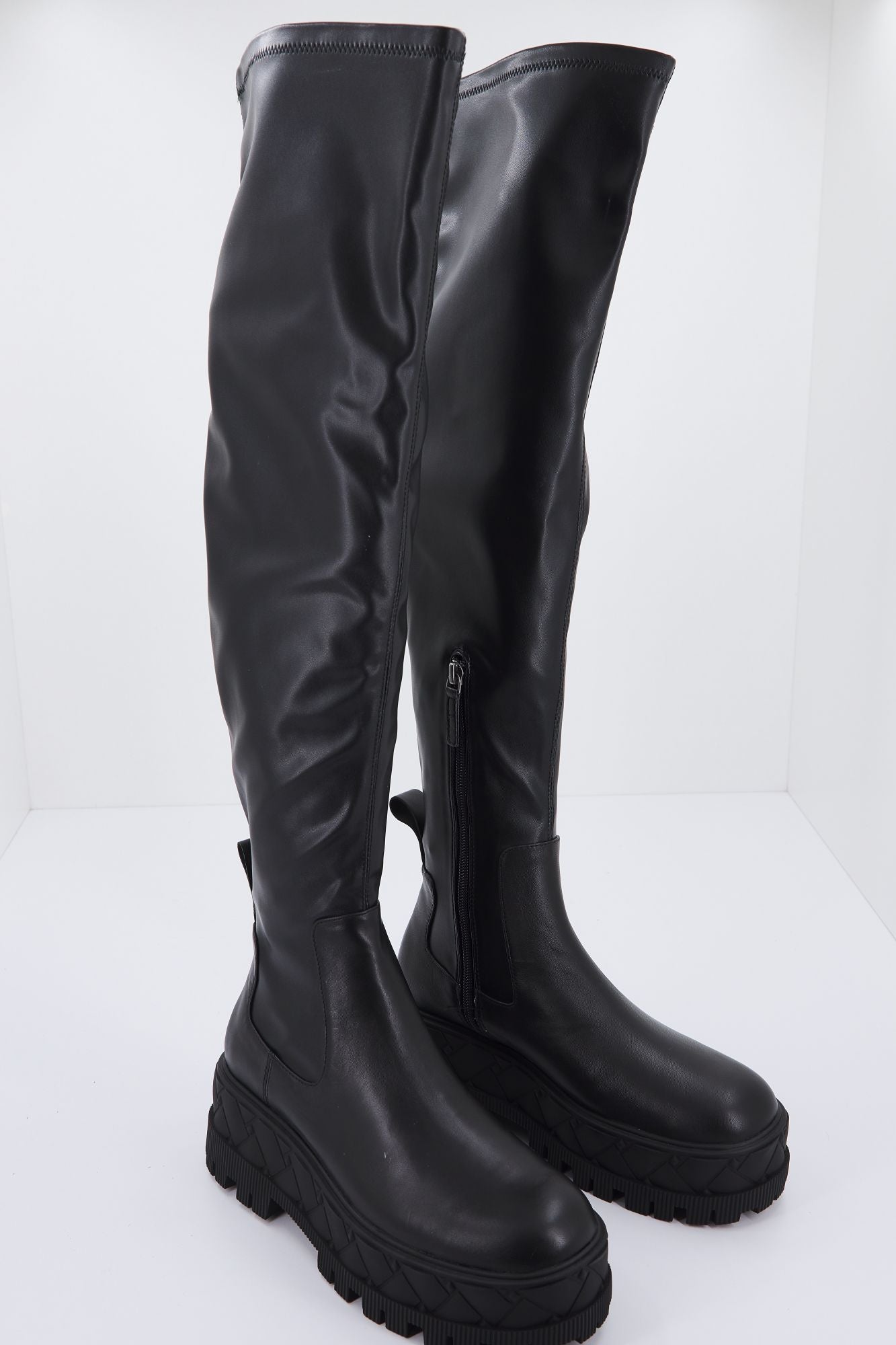 KURT GEIGER LONDON LONDON OTK STRETCH en color NEGRO (1)