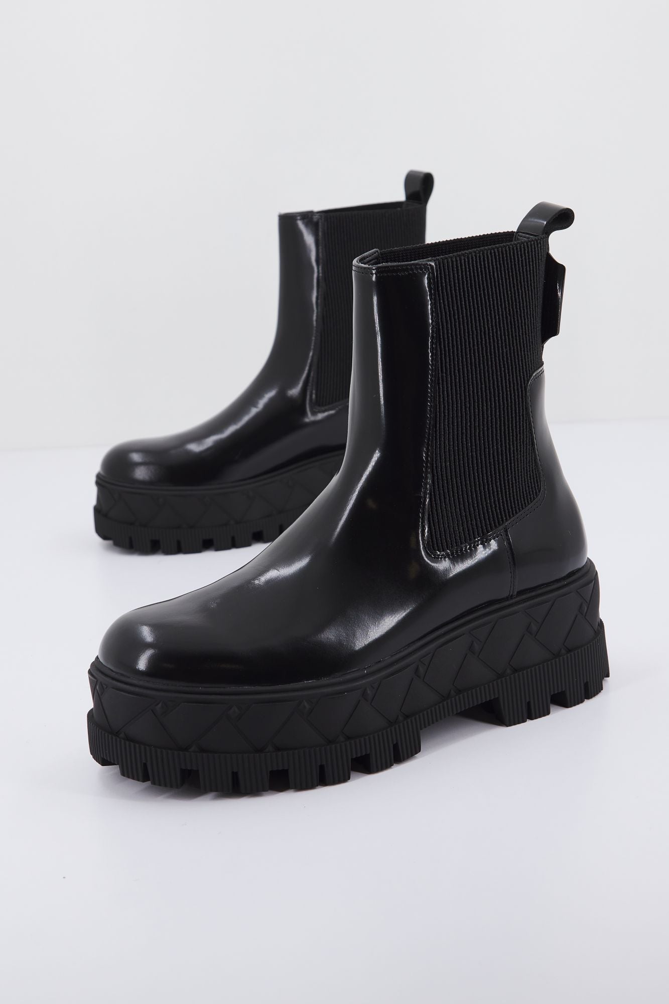 KURT GEIGER LONDON LONDON CHELSEA en color NEGRO (2)