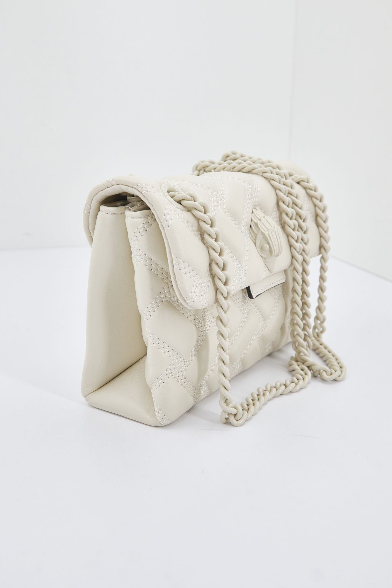 KURT GEIGER LONDON MINI KENSINGTON DRENCH en color BEIS (2)