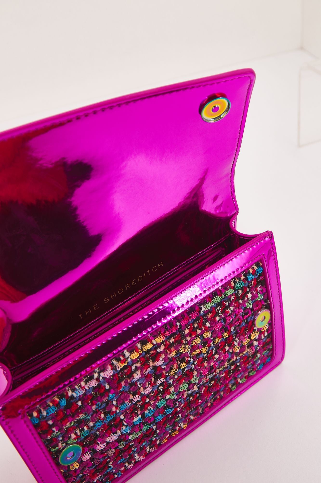 KURT GEIGER LONDON 9540552609K SHOREDITCH SM CROSS BOD en color ROSA (3)