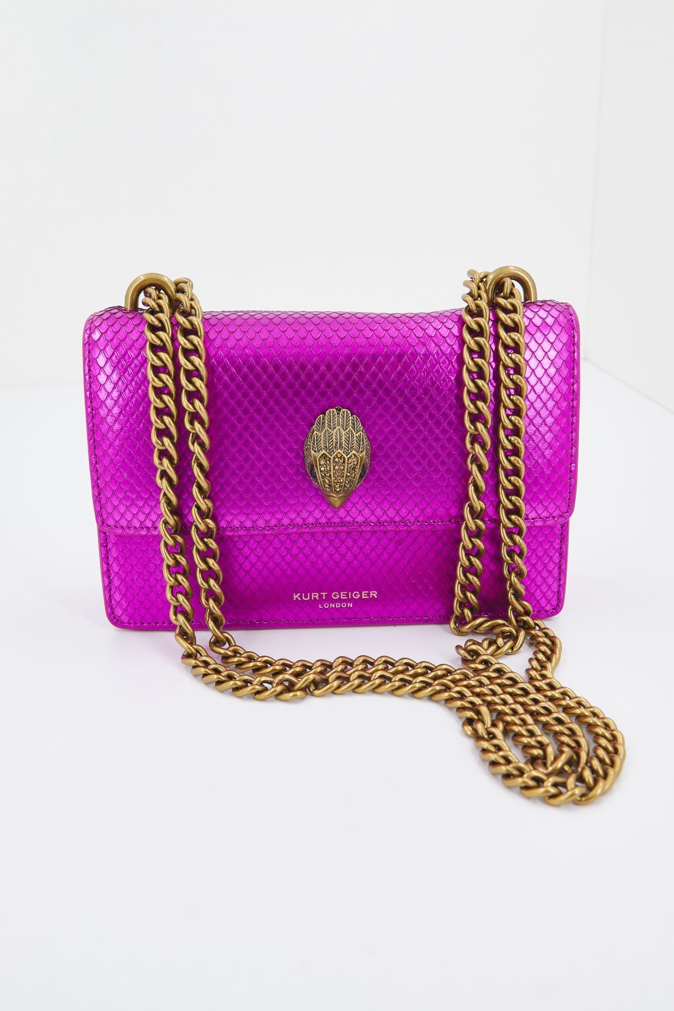 KURT GEIGER LONDON SHOREDITCH SM CROSS BODY en color ROSA (1)