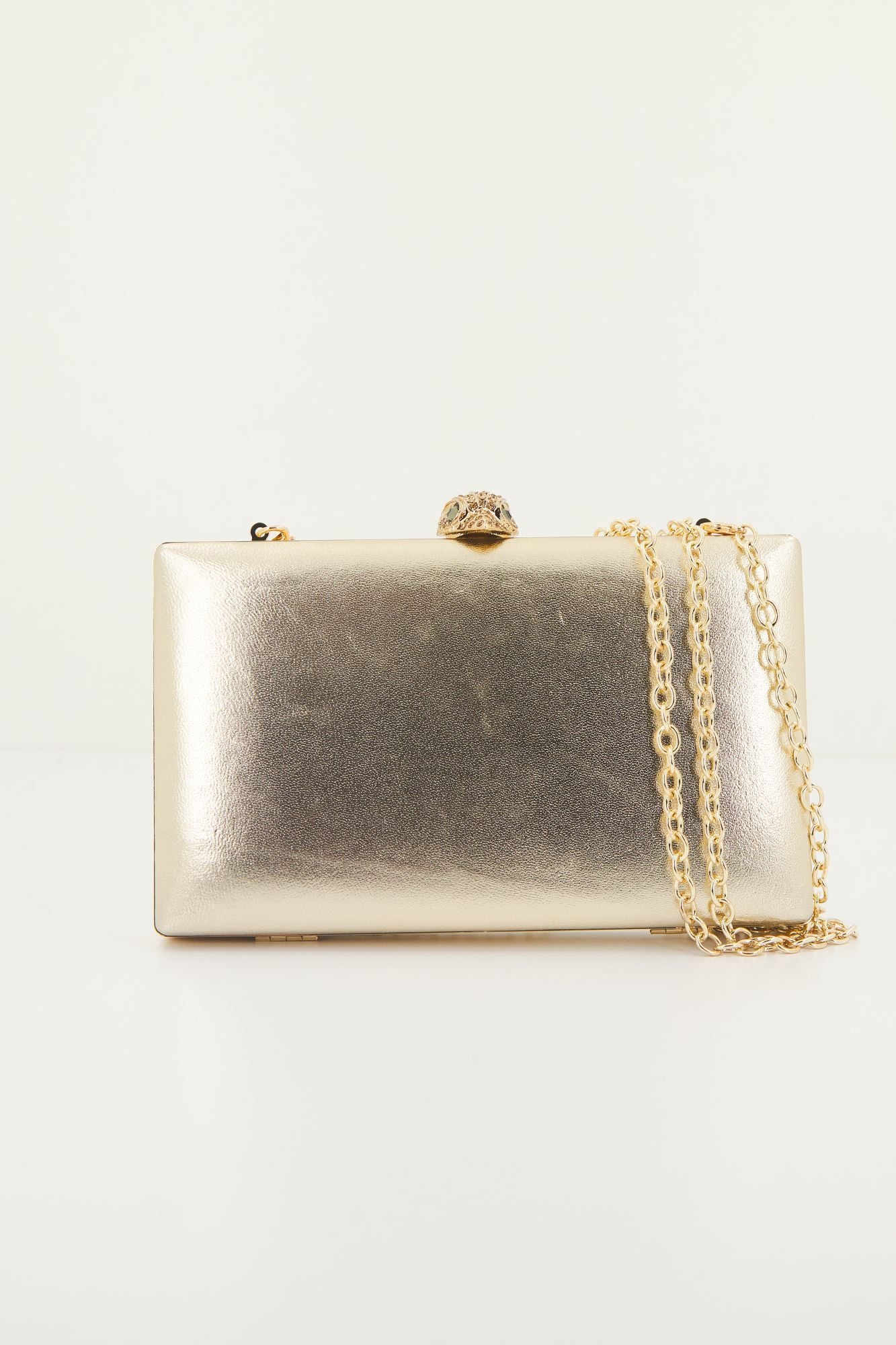 KURT GEIGER LONDON KENSINGTON CLUTCH en color ORO (1)