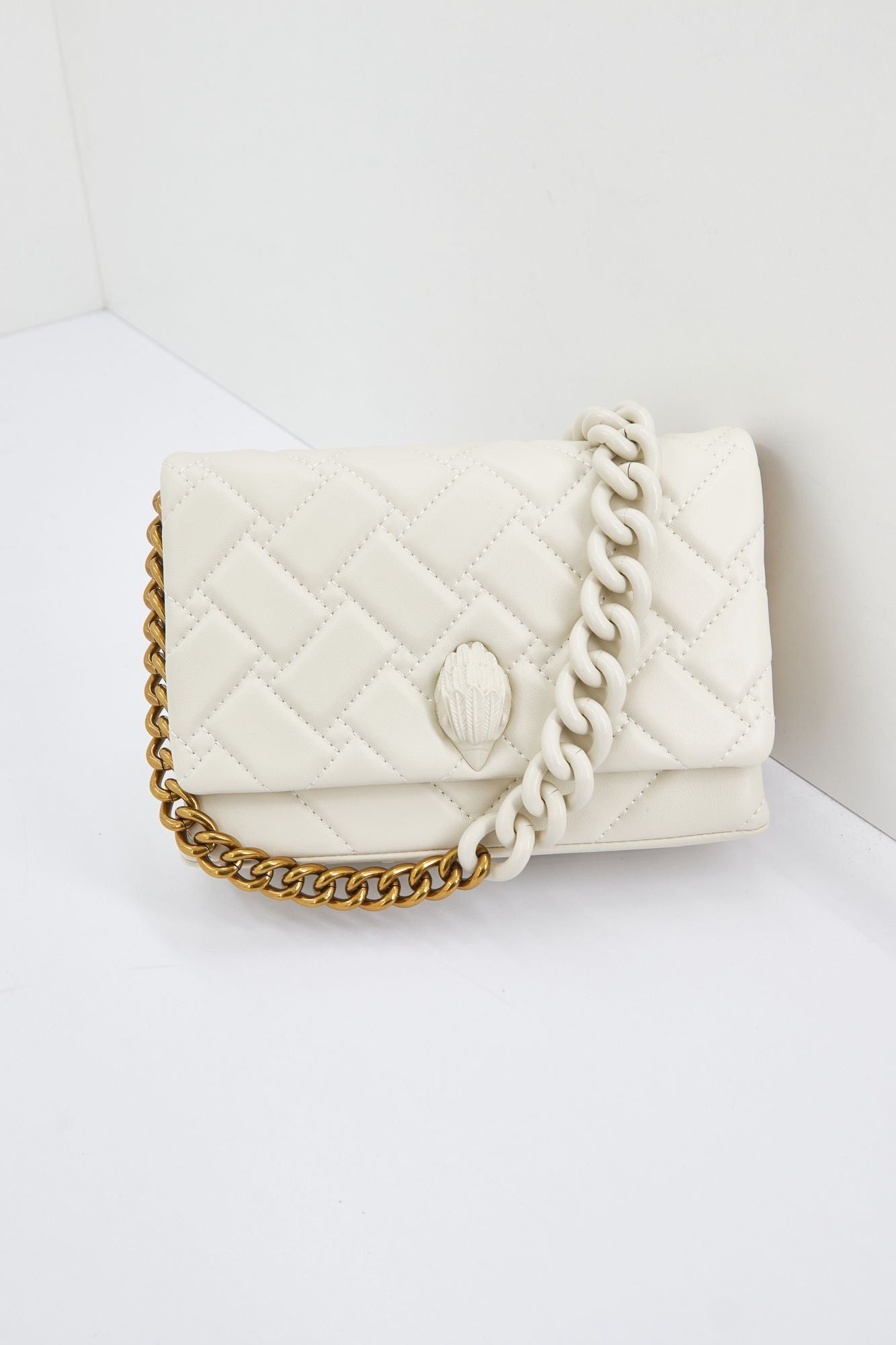 KURT GEIGER LONDON MINI KENSINGTON FLAP en color BEIS (1)