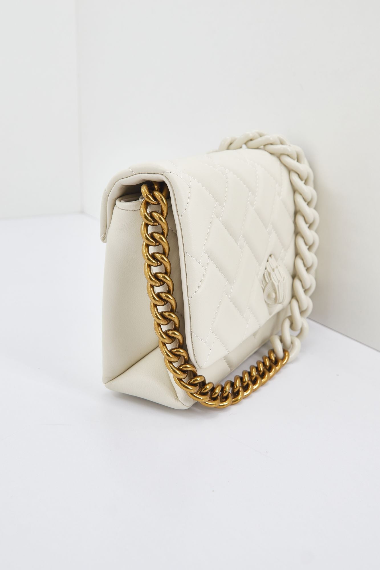 KURT GEIGER LONDON MINI KENSINGTON FLAP en color BEIS (2)