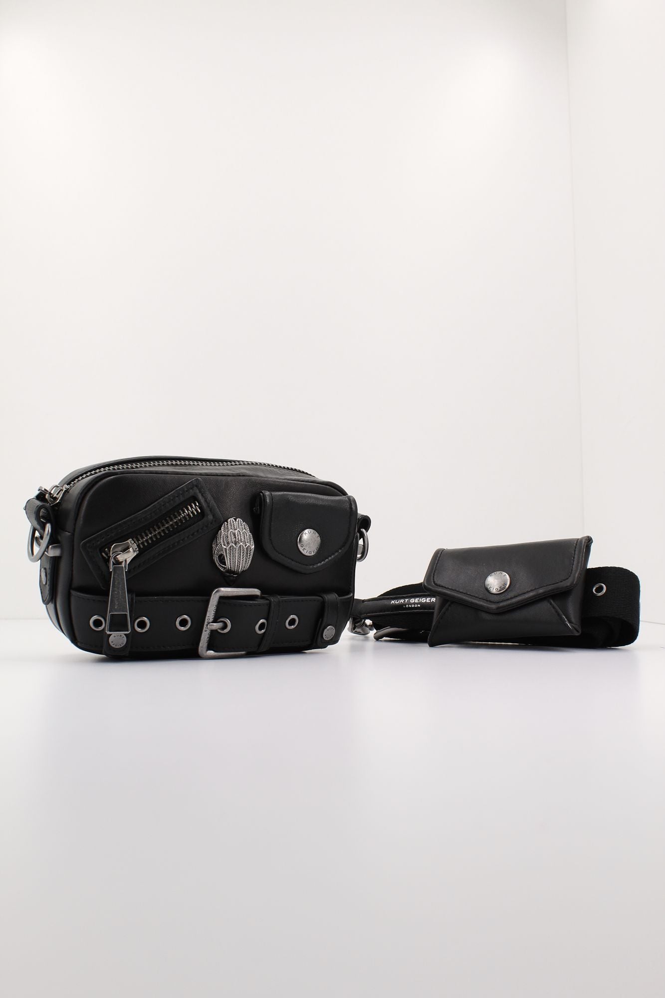 KURT GEIGER LONDON 690-HACKNEY SM CAMERA BAG en color NEGRO (2)