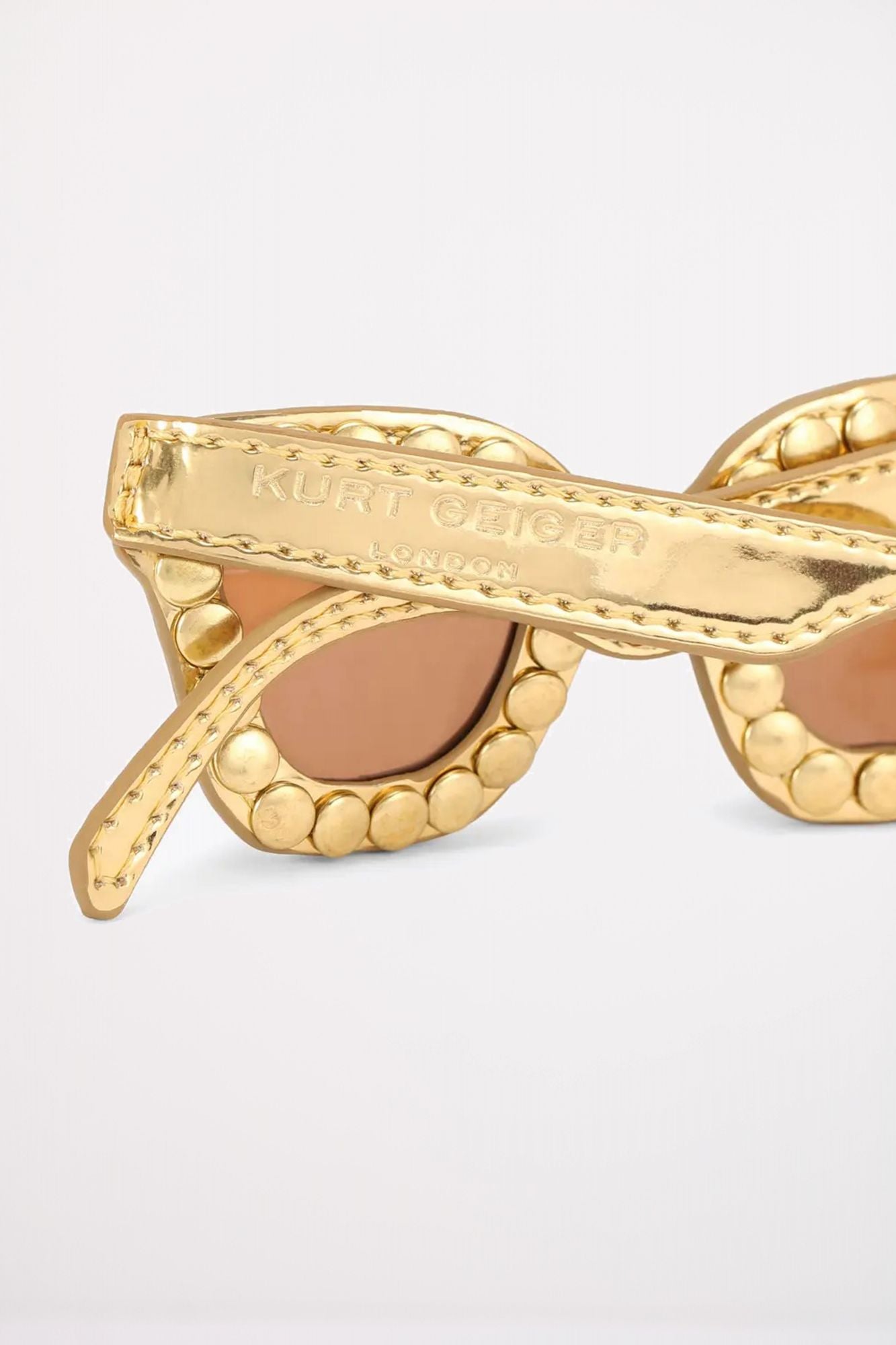 KURT GEIGER LONDON SUNGLASSES KEYRING en color ORO (3)