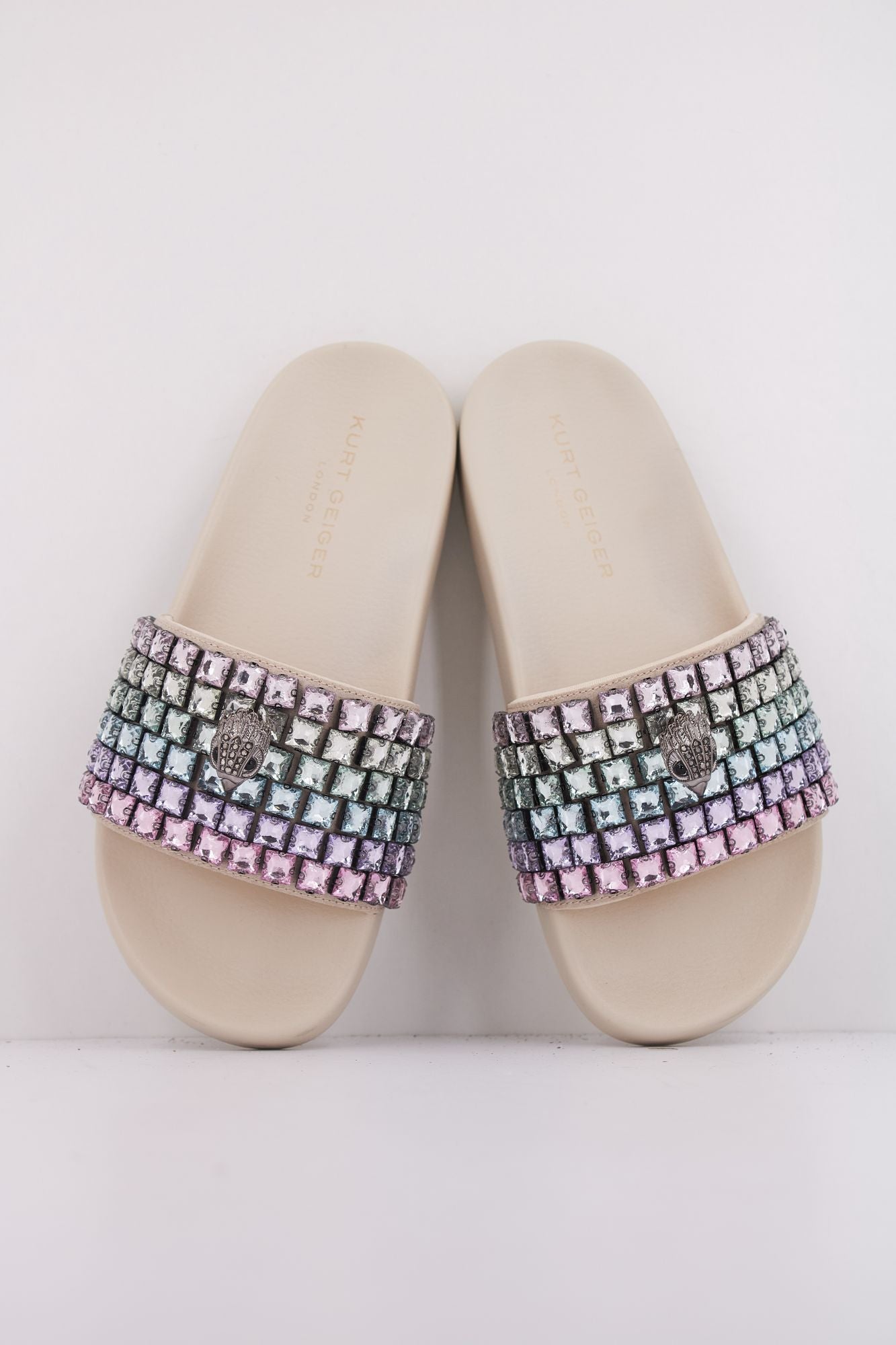KURT GEIGER LONDON MEENA EAGLE JEWEL en color BEIS (3)
