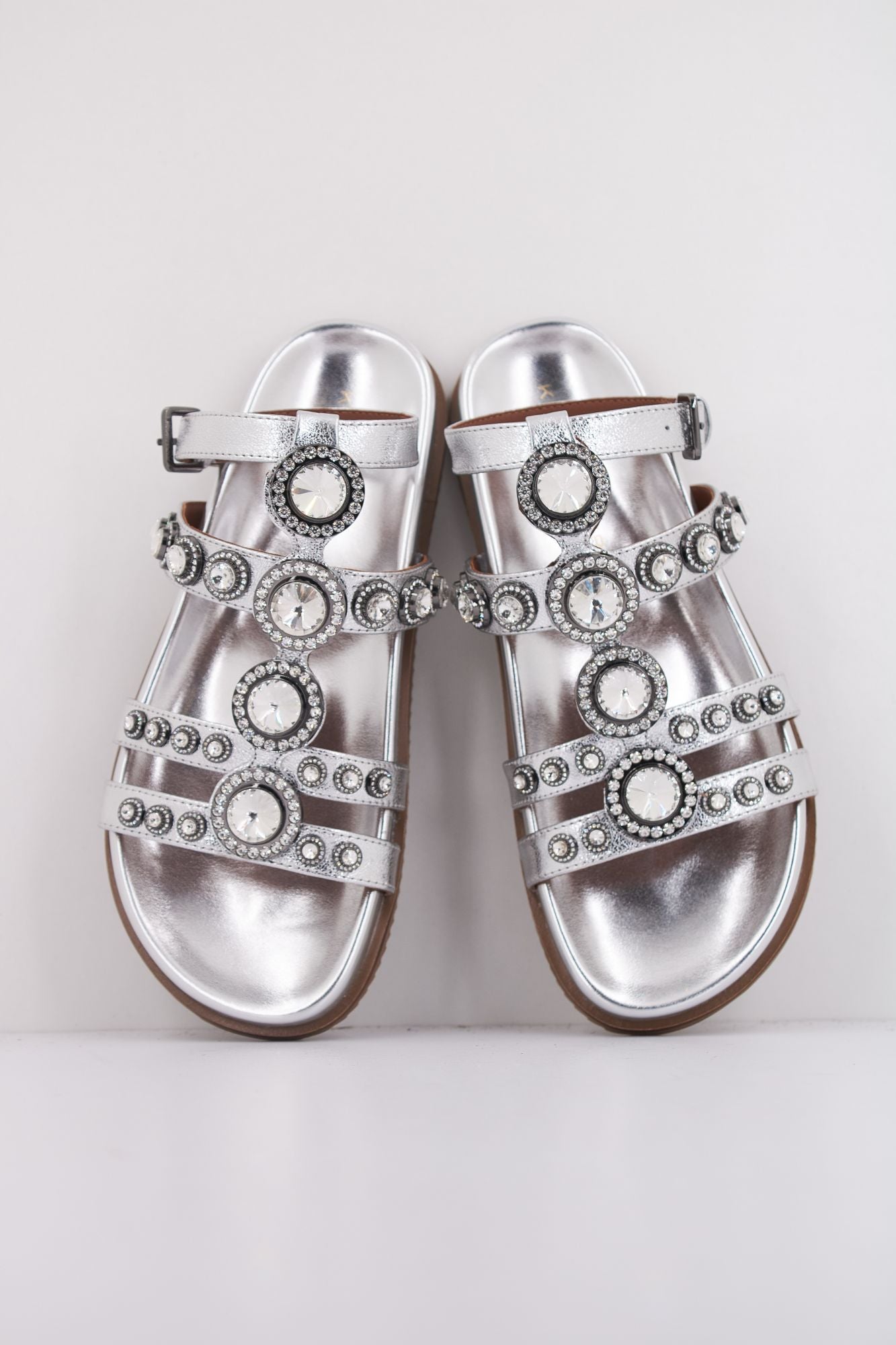 KURT GEIGER LONDON OCTAVIA FLEXI GLADIATOR en color PLATA (3)