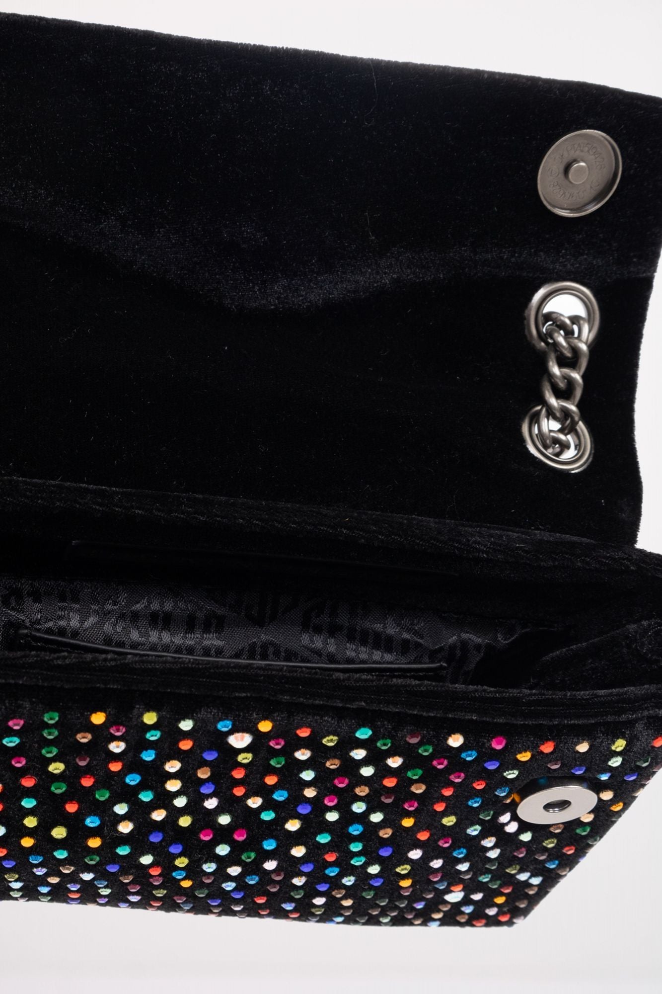 KURT GEIGER LONDON VELVET MINI KENSINGTON en color NEGRO (4)