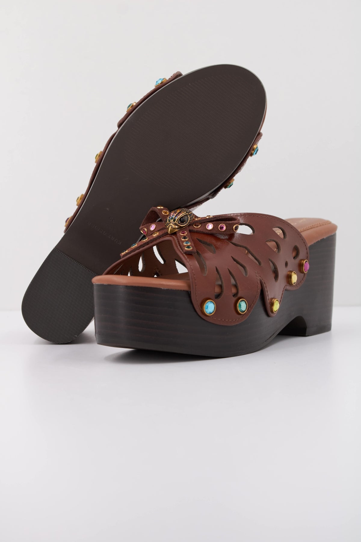 KURT GEIGER LONDON BUTTERFLY WEDGE MULE en color MARRON (5)