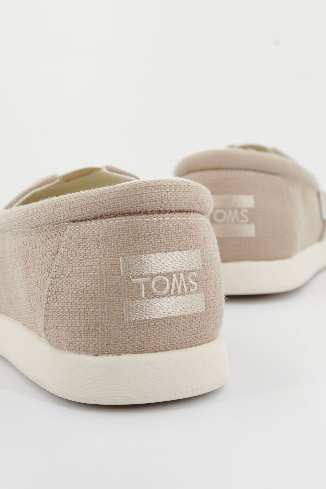 TOMS ALP FWD en color MARRON CLARO (3)