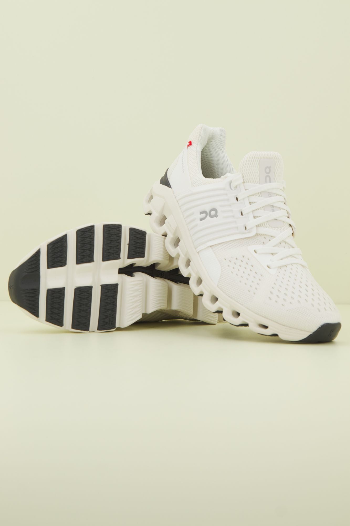 ON RUNNING CLOUDSWIFT en color BLANCO (1)