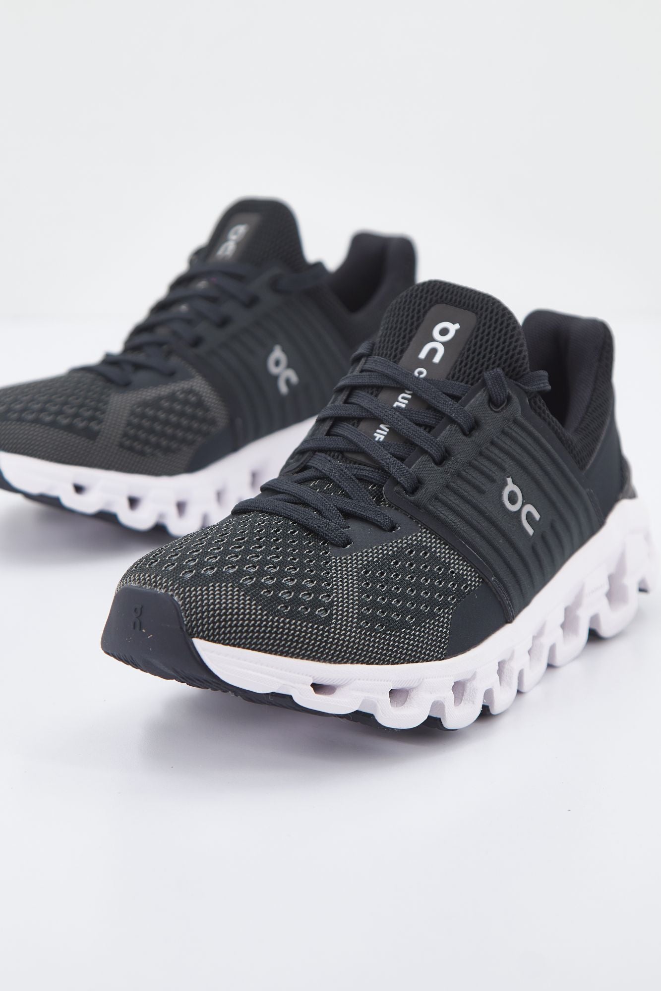 ON RUNNING CLOUDSWIFT en color NEGRO (1)