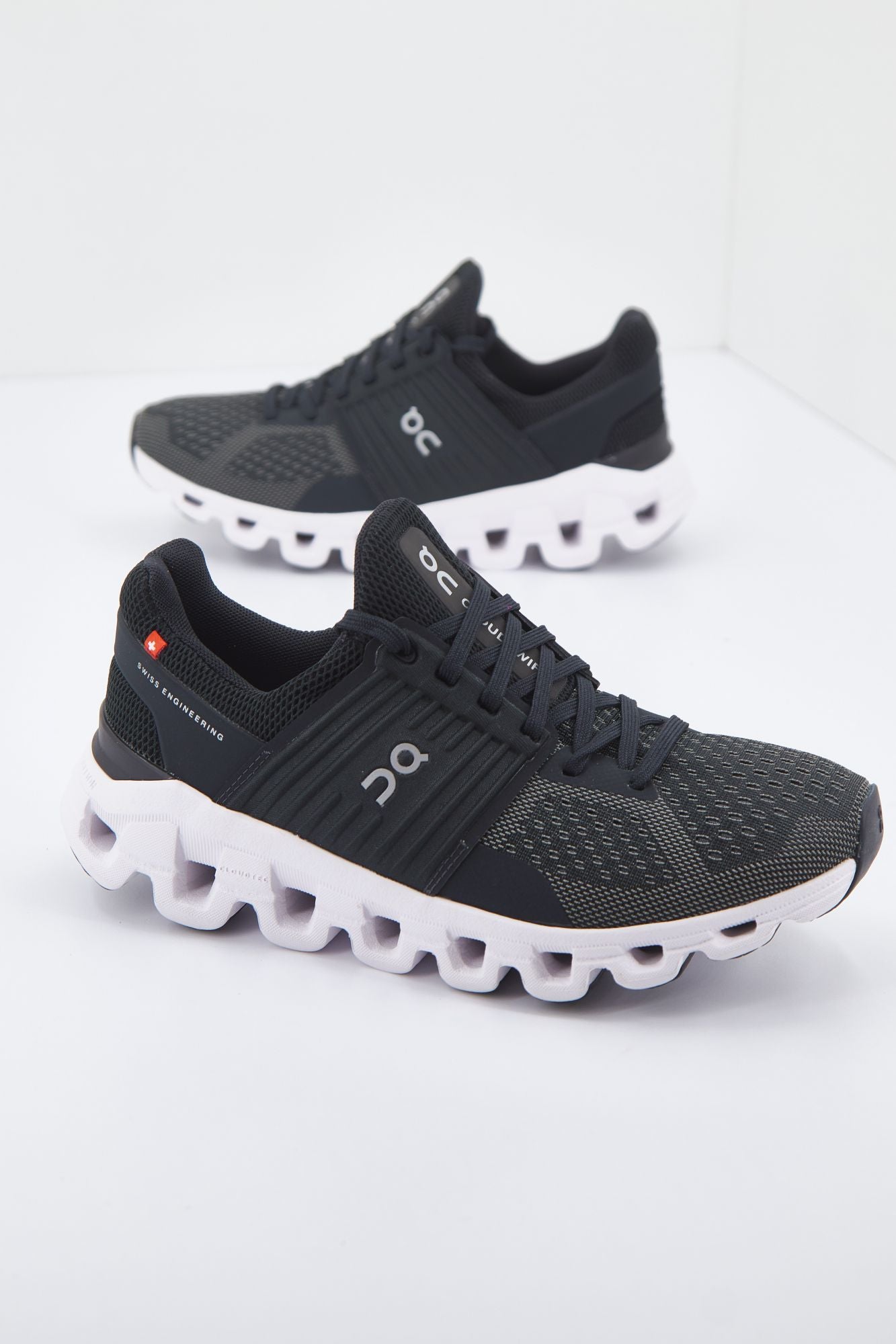 ON RUNNING CLOUDSWIFT en color NEGRO (2)