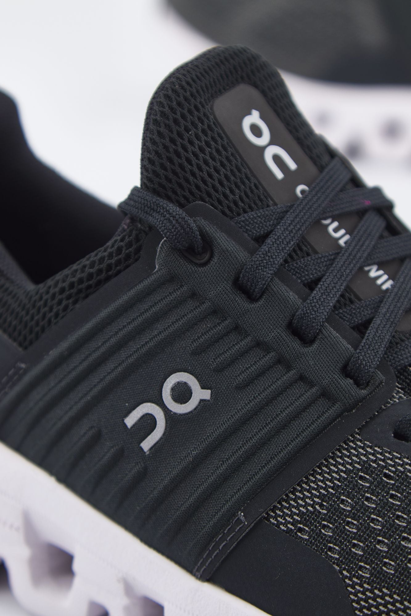 ON RUNNING CLOUDSWIFT en color NEGRO (4)