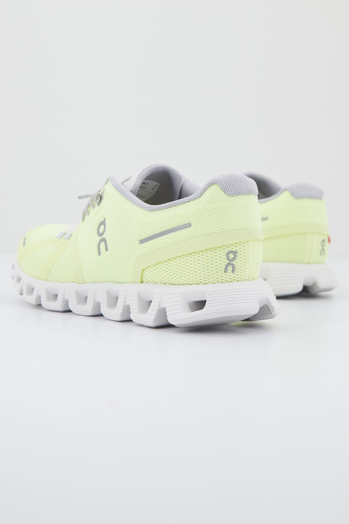 ON RUNNING CLOUD 5 en color AMARILLO (3)