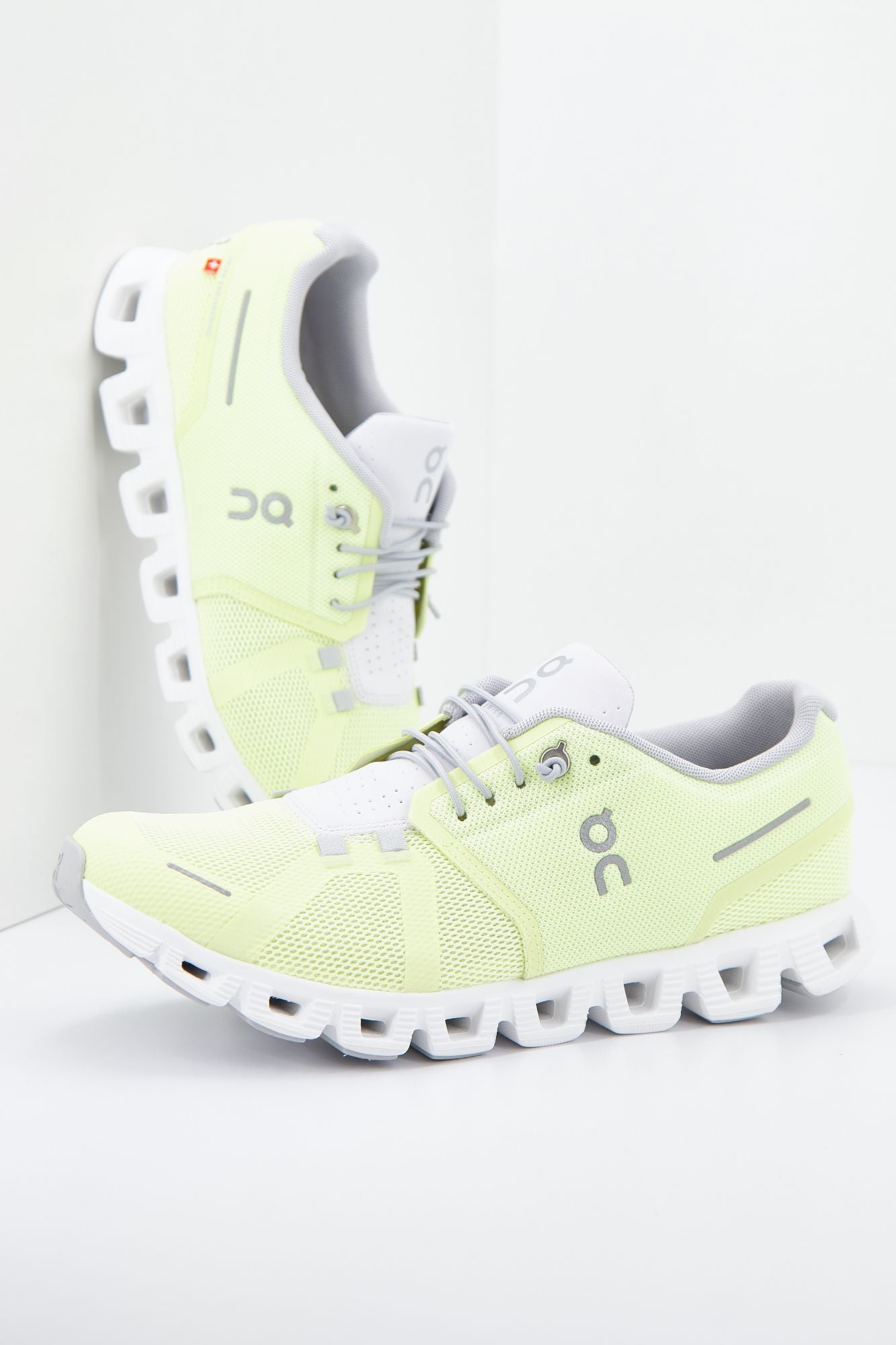 ON RUNNING CLOUD 5 en color AMARILLO (1)