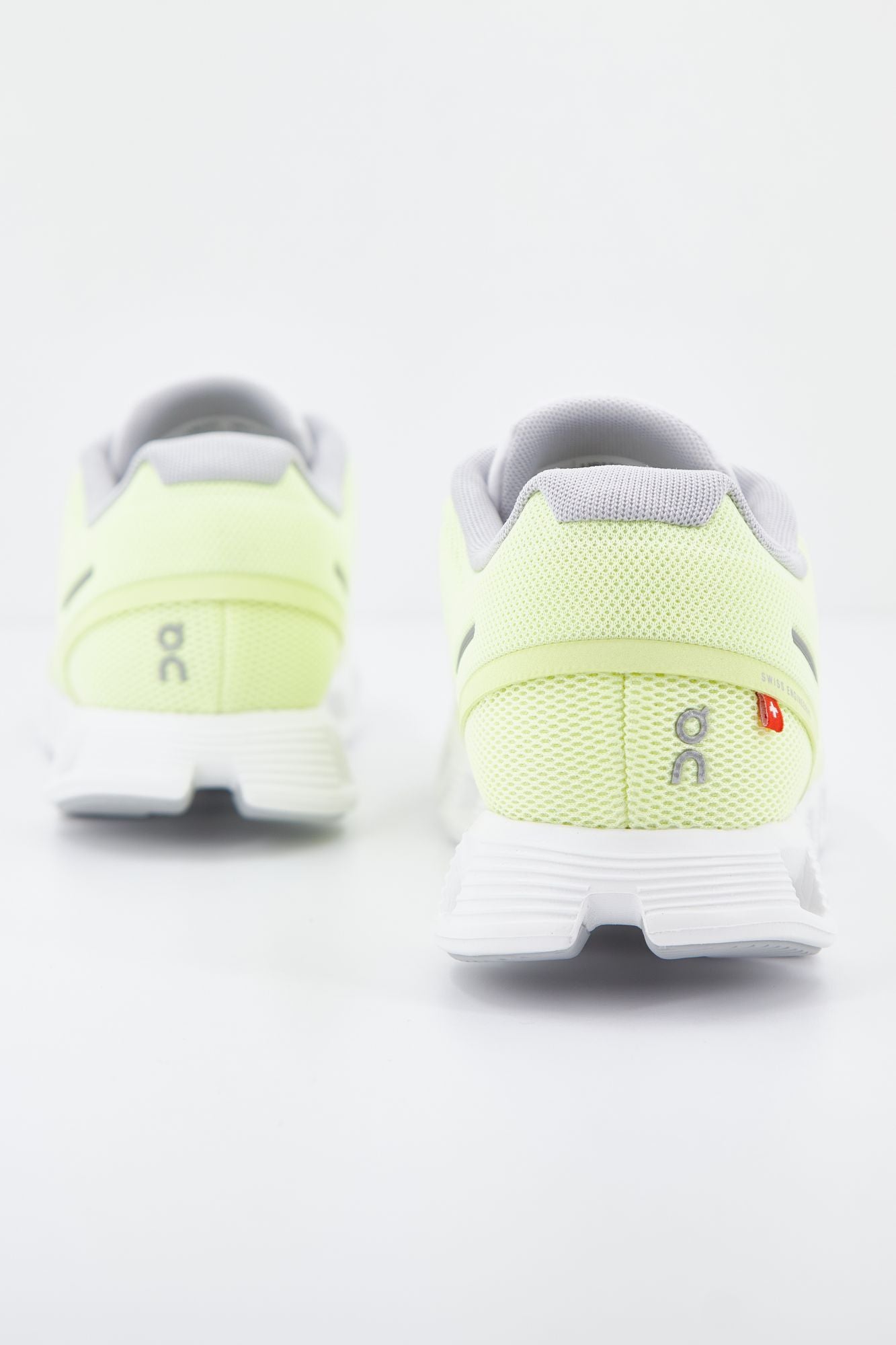 ON RUNNING CLOUD 5 en color AMARILLO (3)