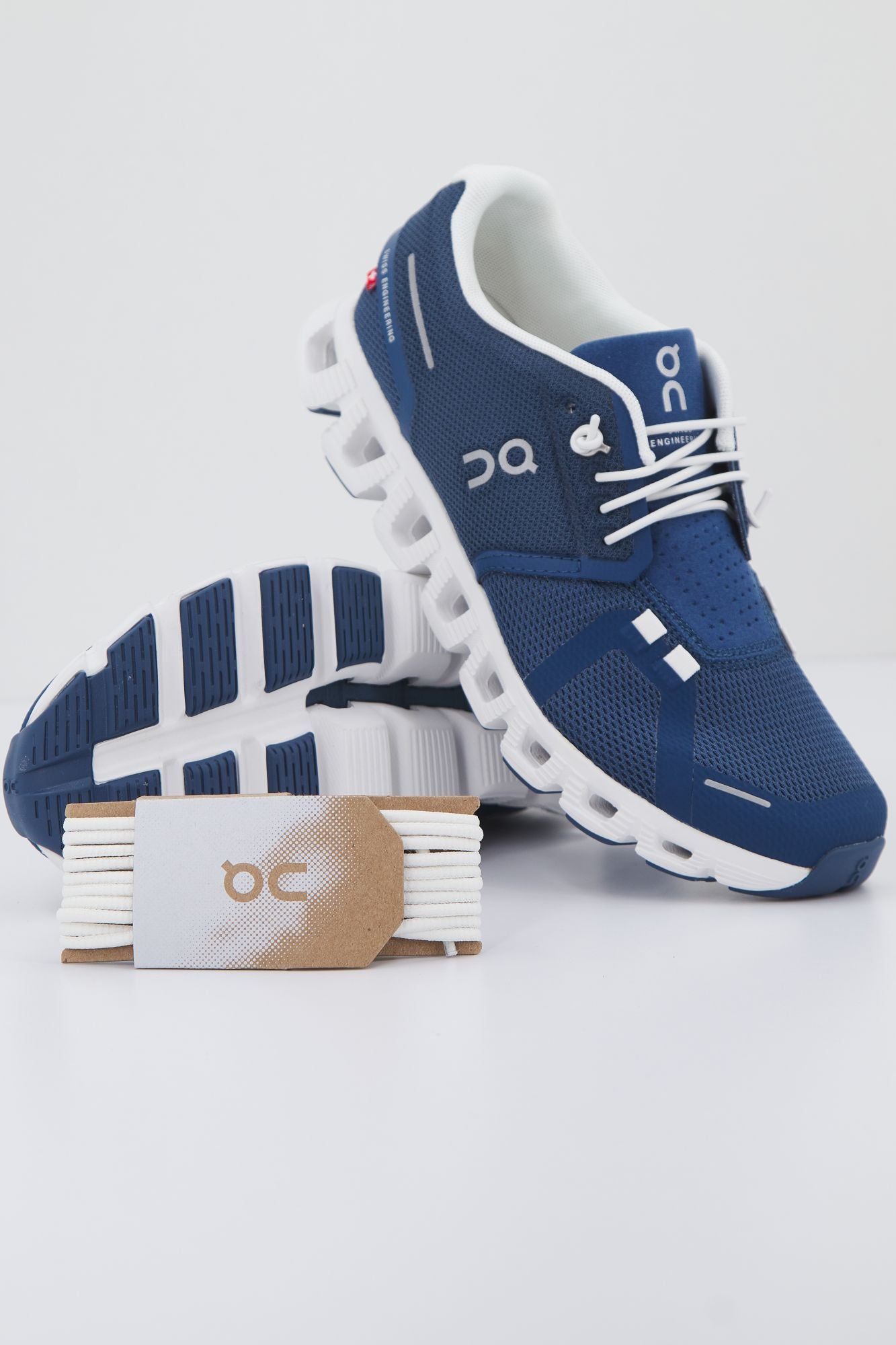 ON RUNNING CLOUD 5 en color AZUL (1)