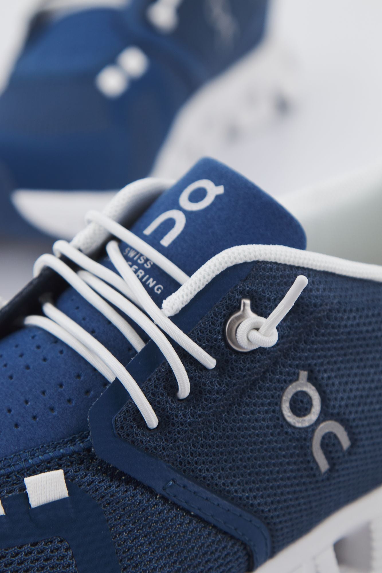 ON RUNNING CLOUD 5 en color AZUL (4)