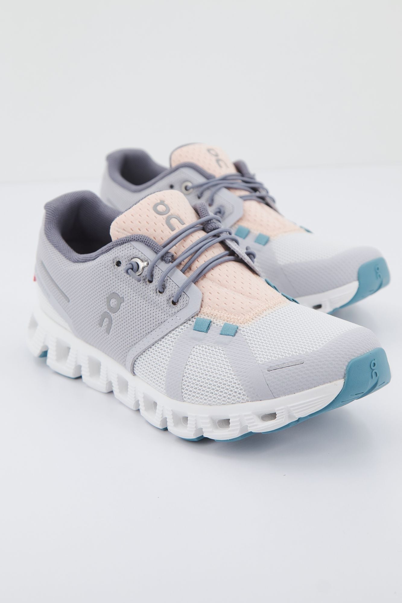 ON RUNNING CLOUD 5 PUSH en color GRIS (2)