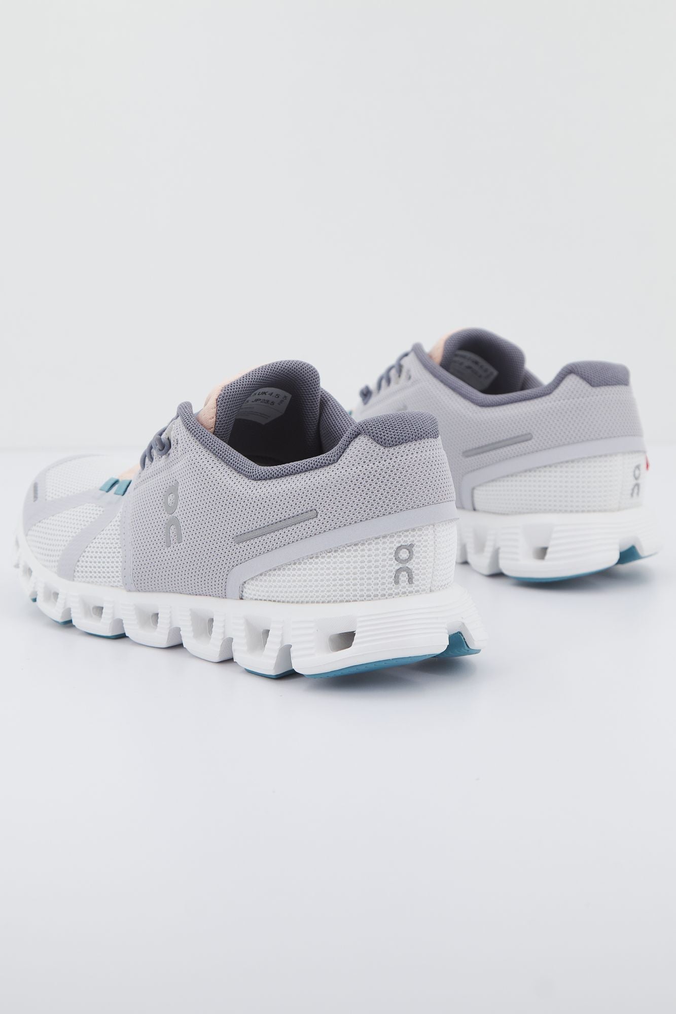 ON RUNNING CLOUD 5 PUSH en color GRIS (3)