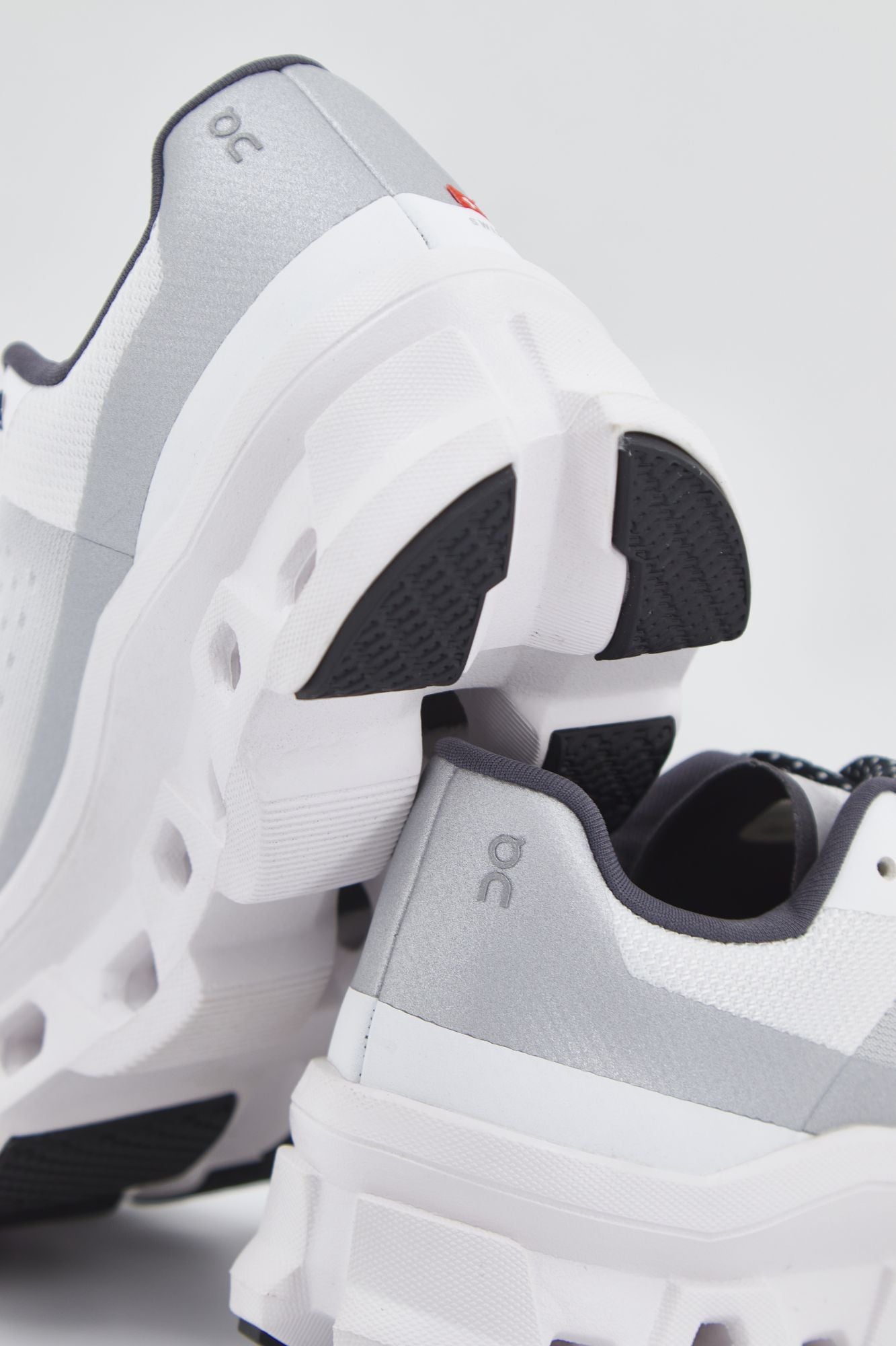 ON RUNNING CLOUDMONSTER en color BLANCO (4)
