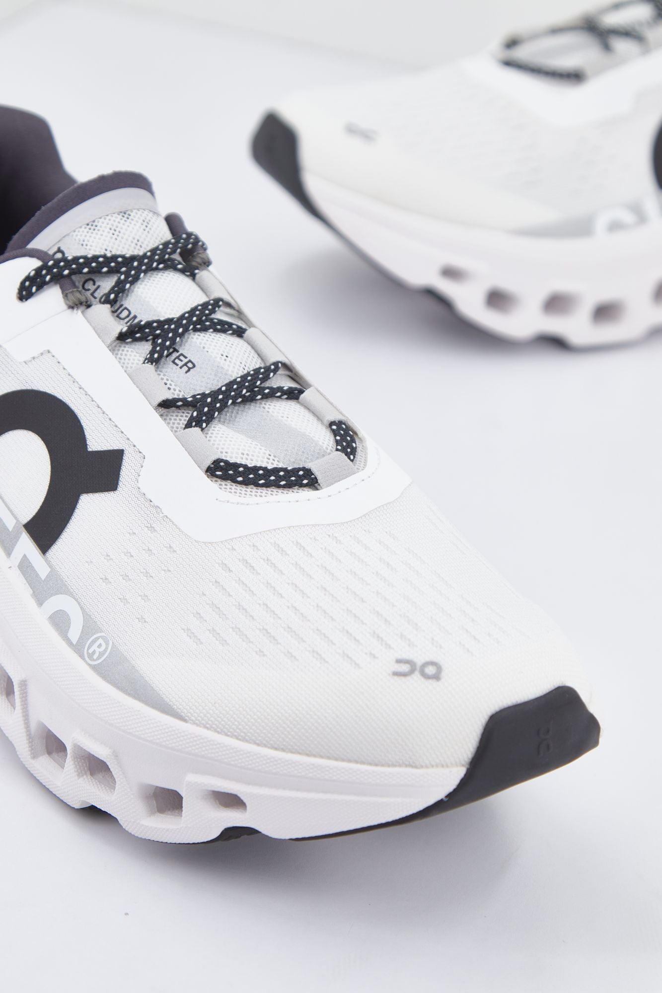 ON RUNNING CLOUDMONSTER en color BLANCO (4)