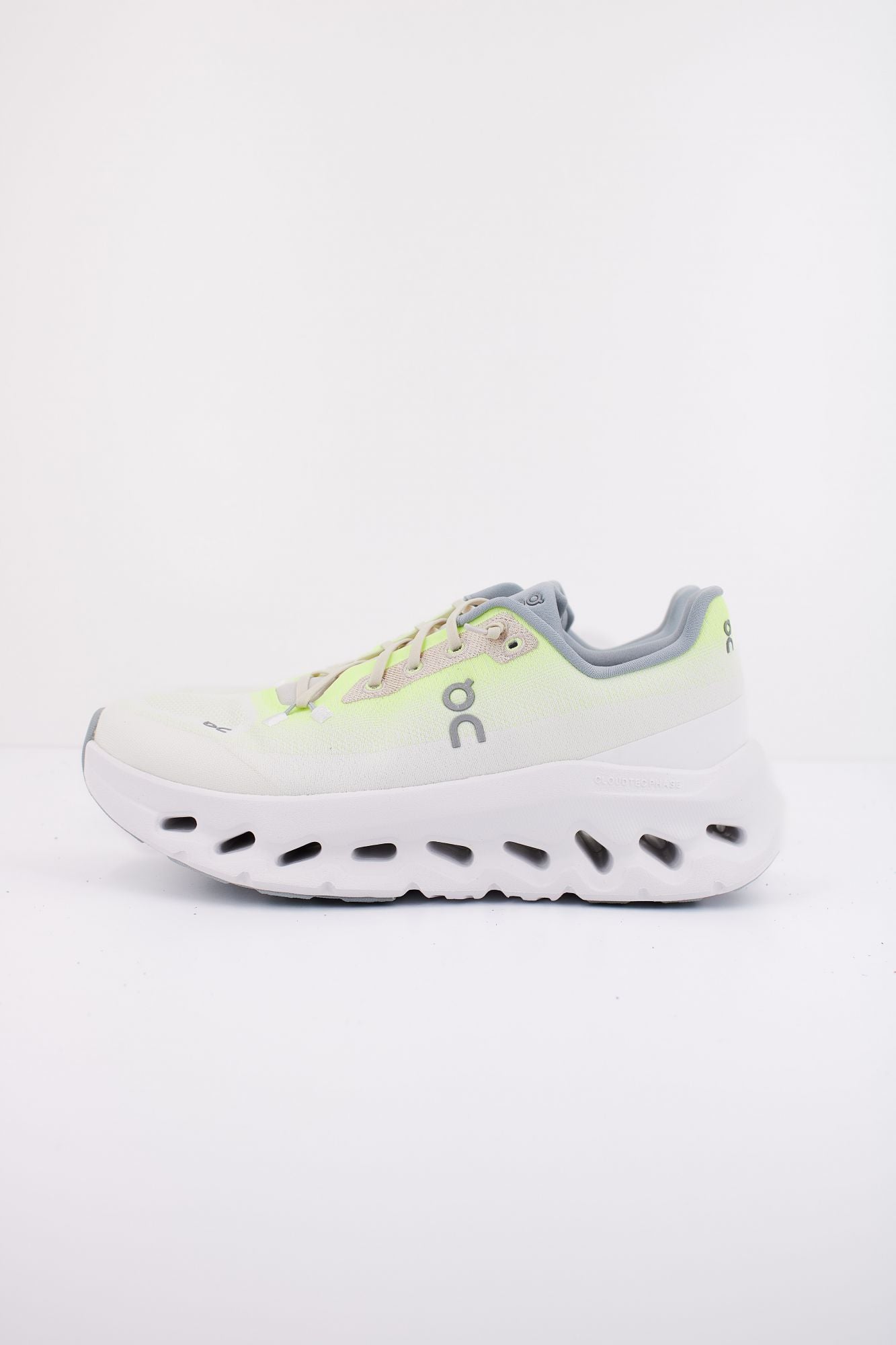 ON RUNNING CLOUDTILT W LIME en color BLANCO (1)