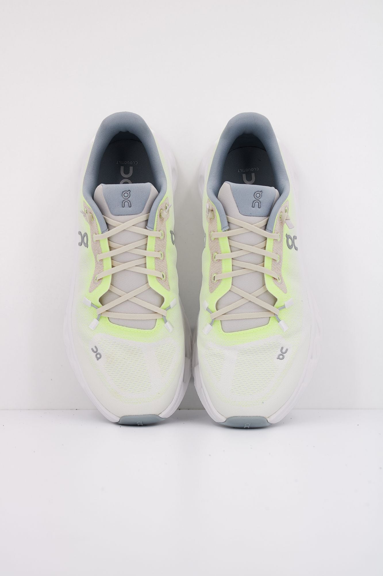 ON RUNNING CLOUDTILT W LIME en color BLANCO (3)